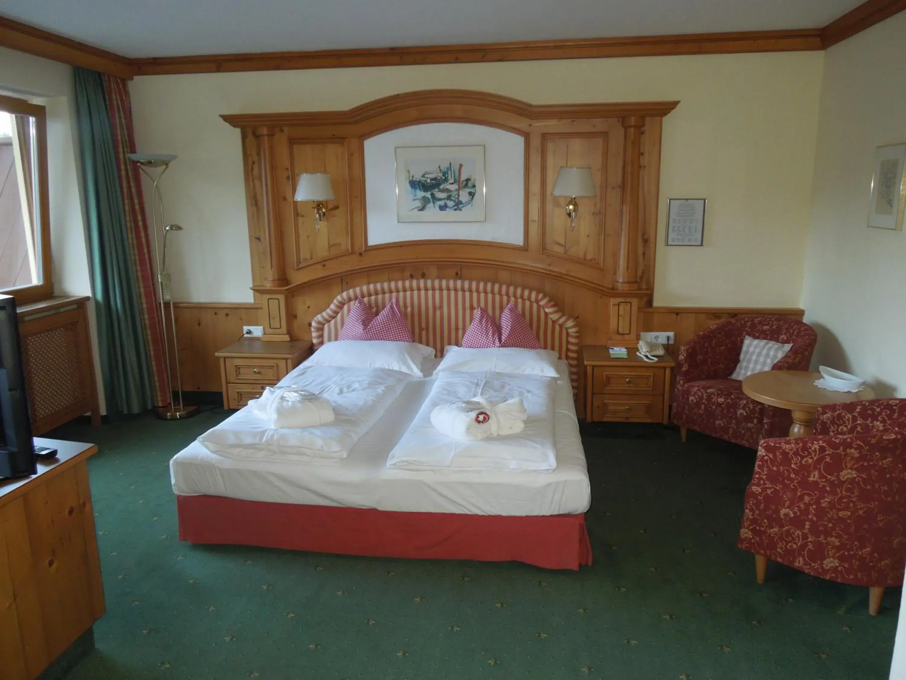 Photo of the whole room, Bed in Bergresort Seefeld