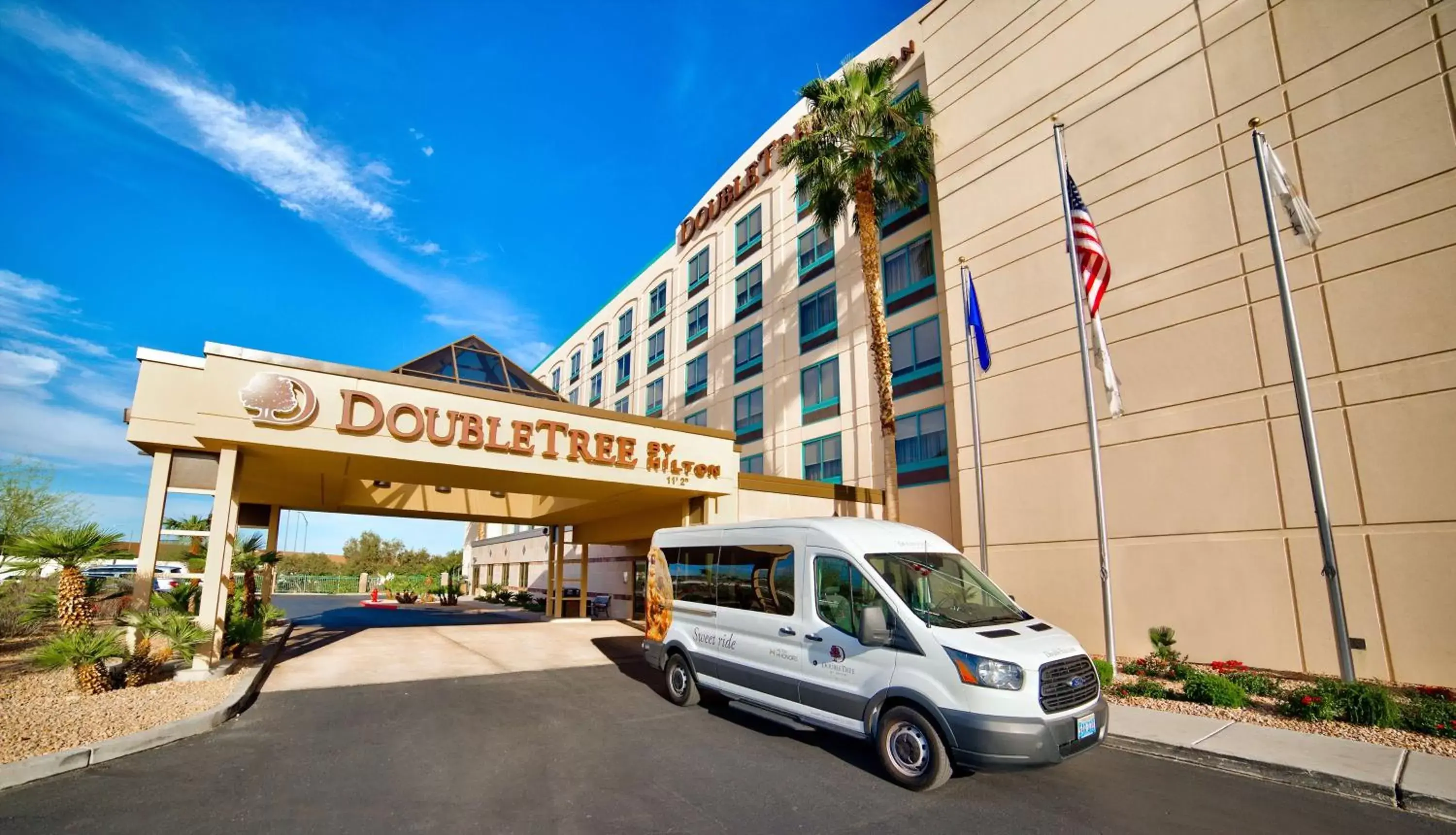 Property Building in DoubleTree by Hilton Las Vegas Airport