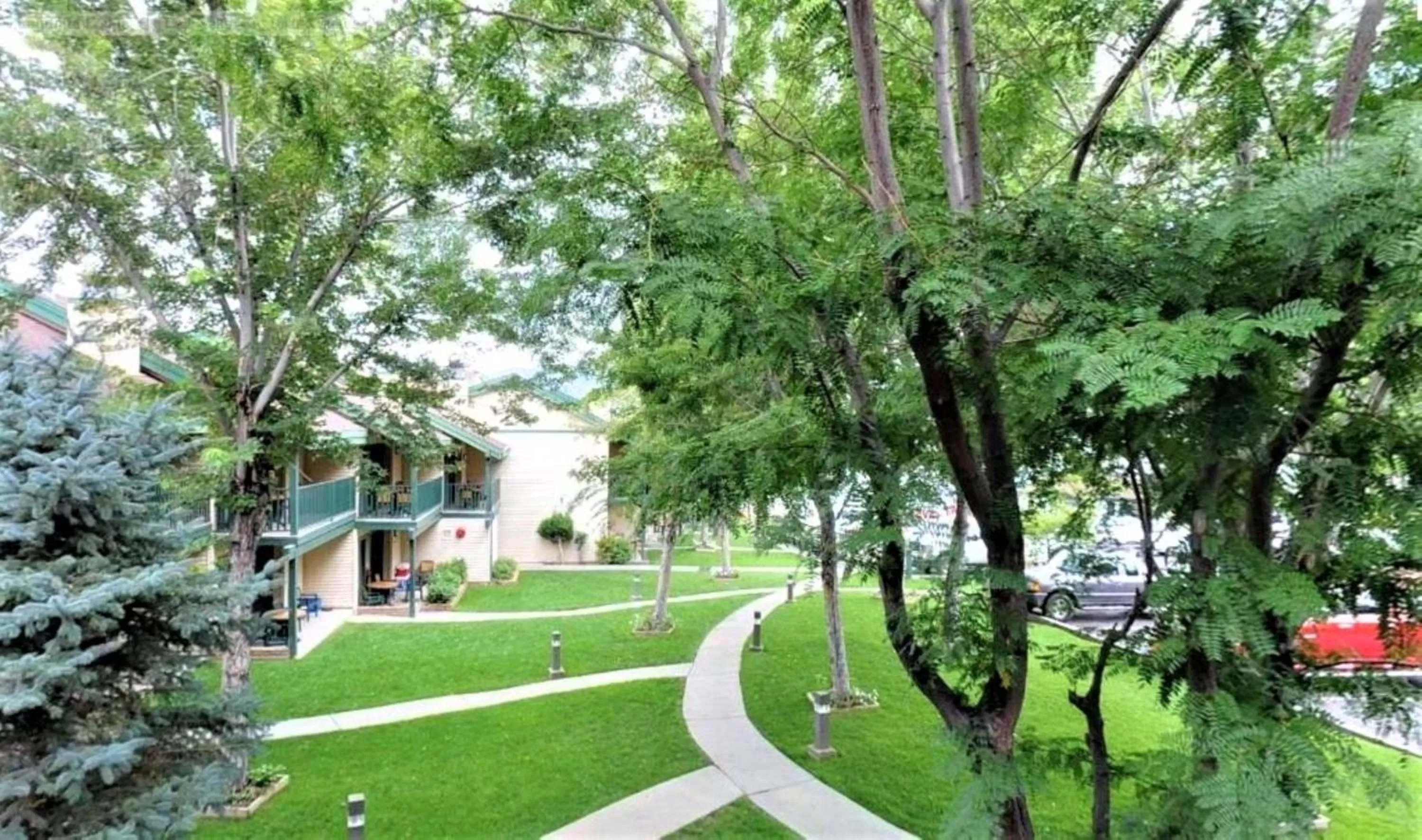 Garden in Lagonita Lodge