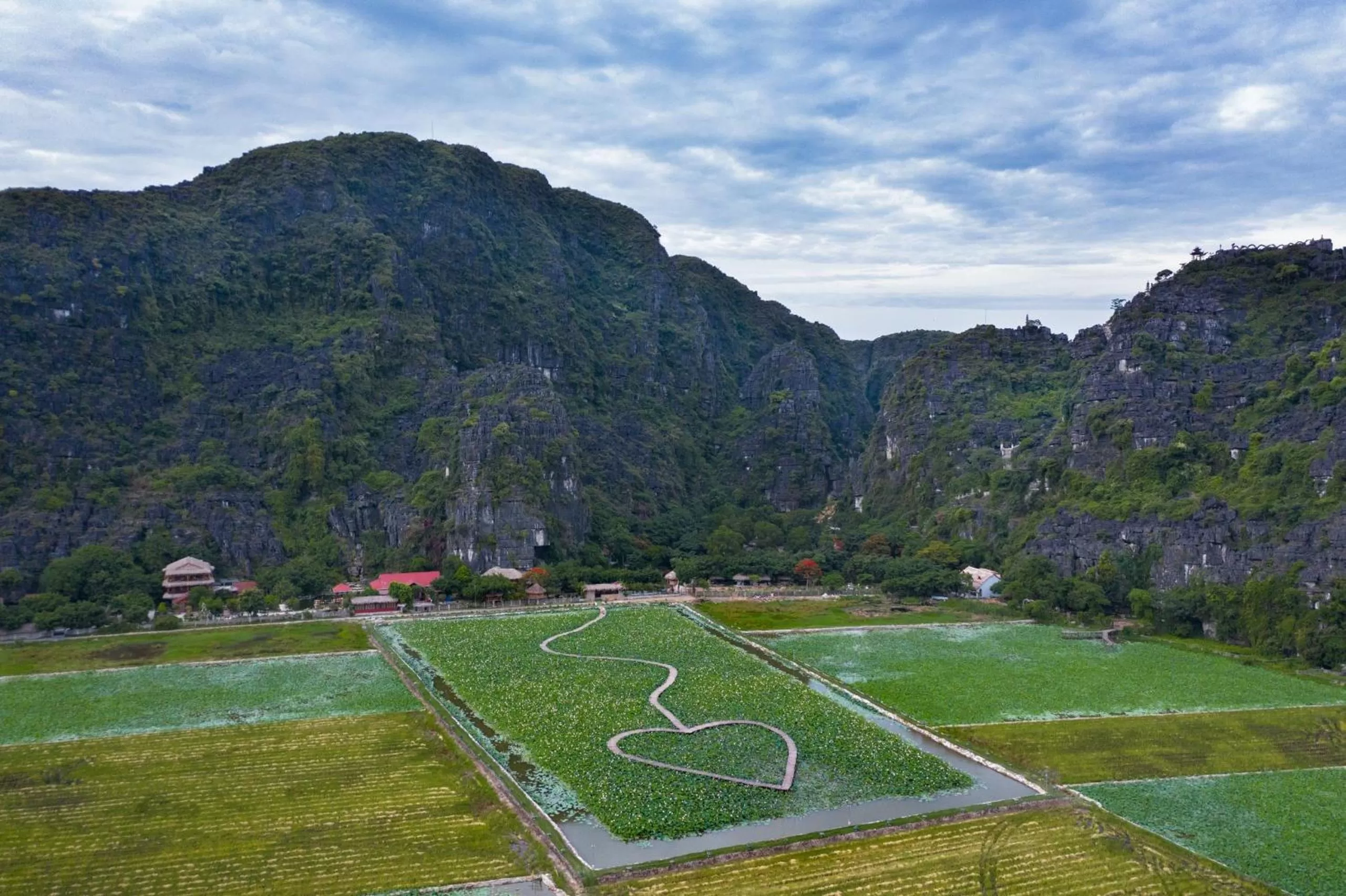 Natural landscape in Mua Caves Ecolodge (Hang Mua)