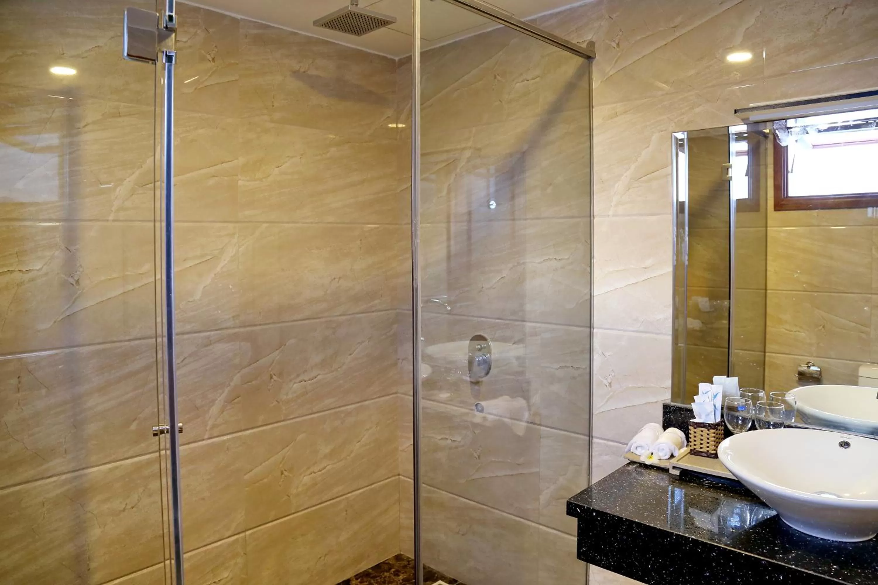 Bathroom in Apus Hotel