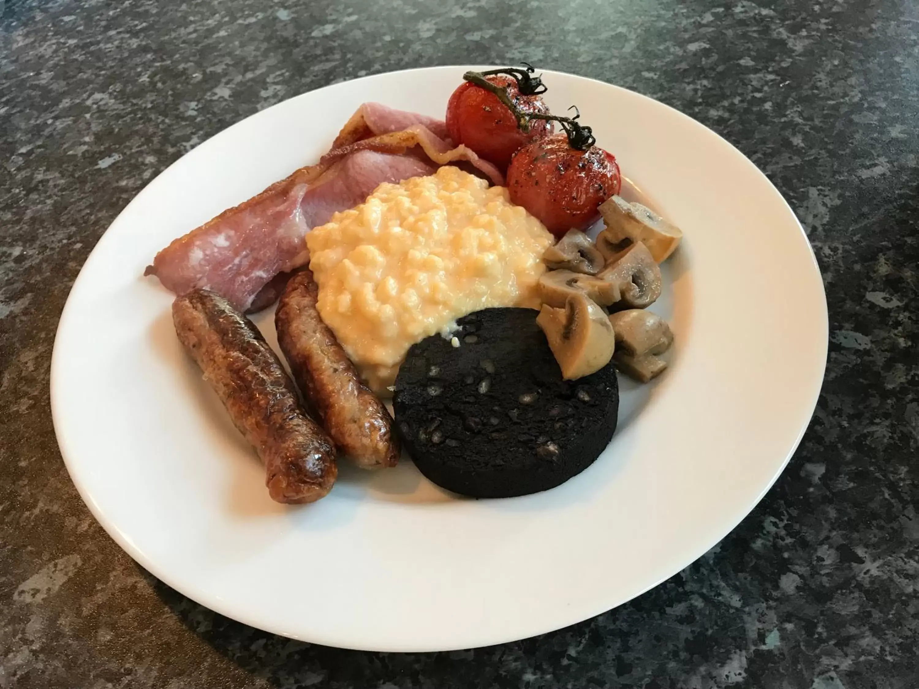 English/Irish breakfast, Food in Dunelm House