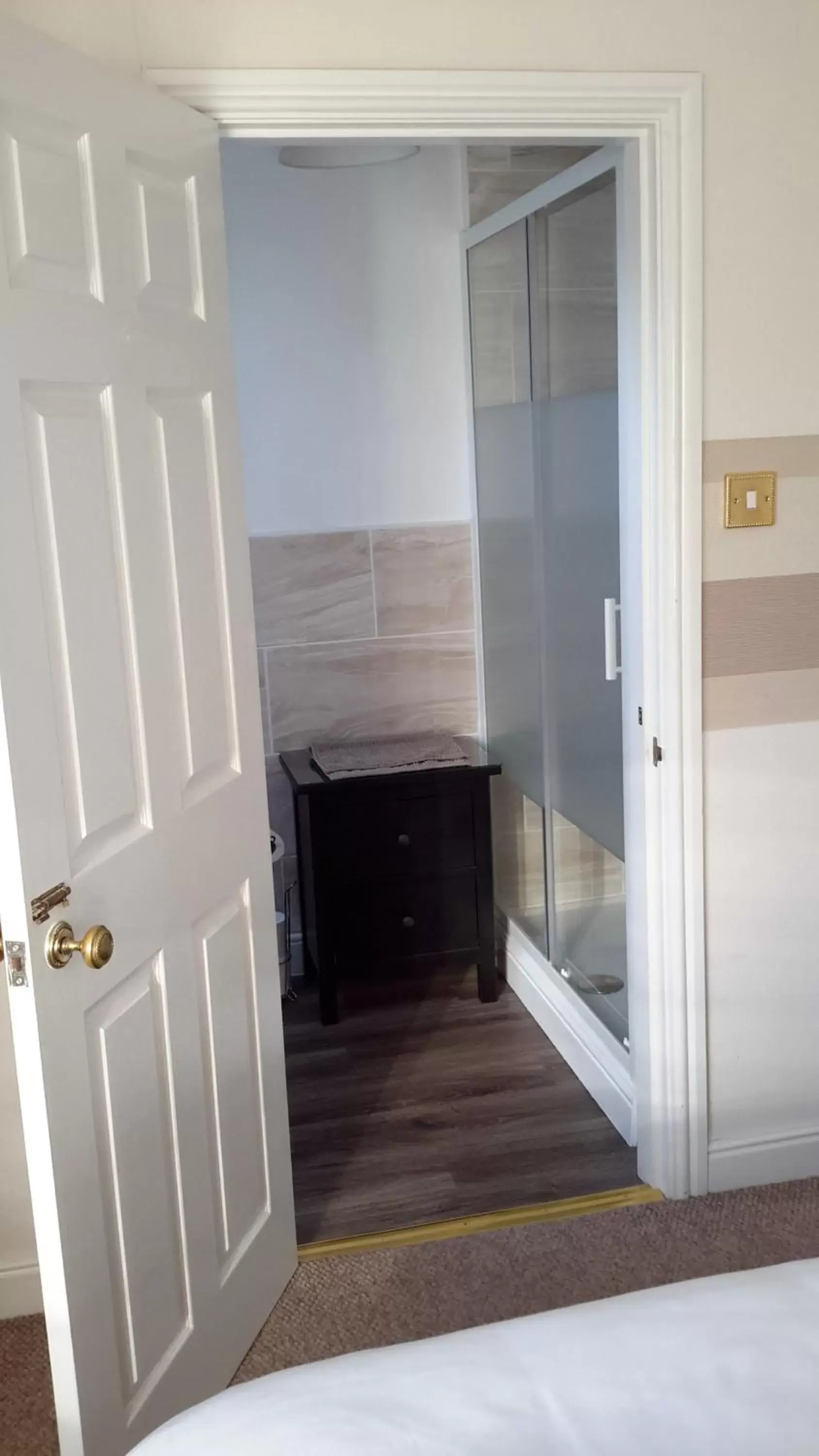 Shower, TV/Entertainment Center in The School House