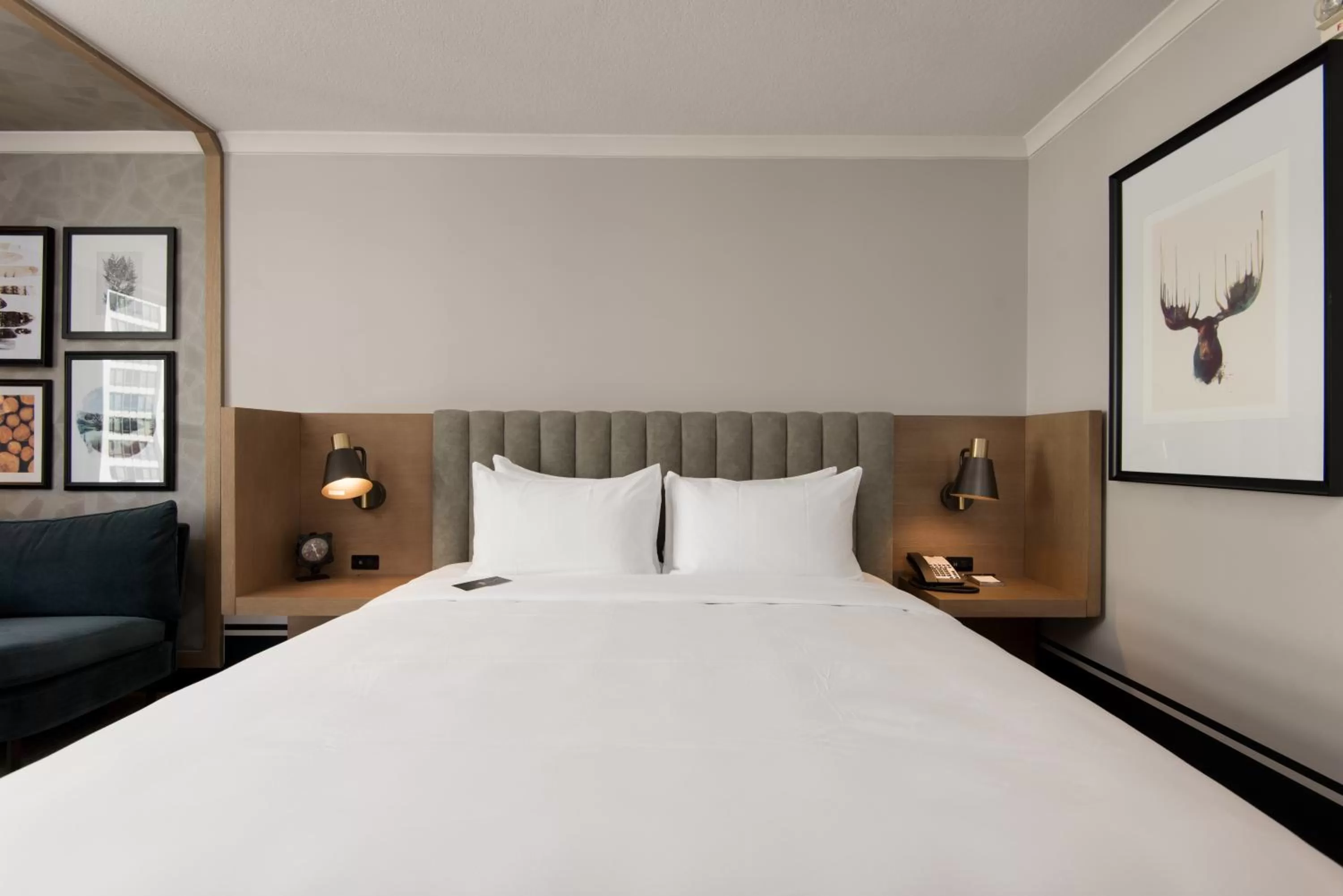 Bed in The Duniway Portland, A Hilton Hotel