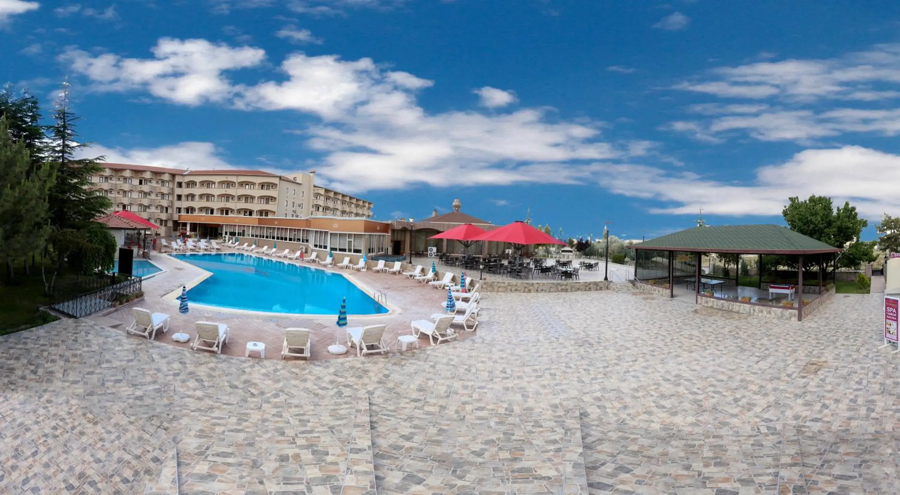 Pool View in SIGNATURE GARDEN AVANOS Hotel & SPA