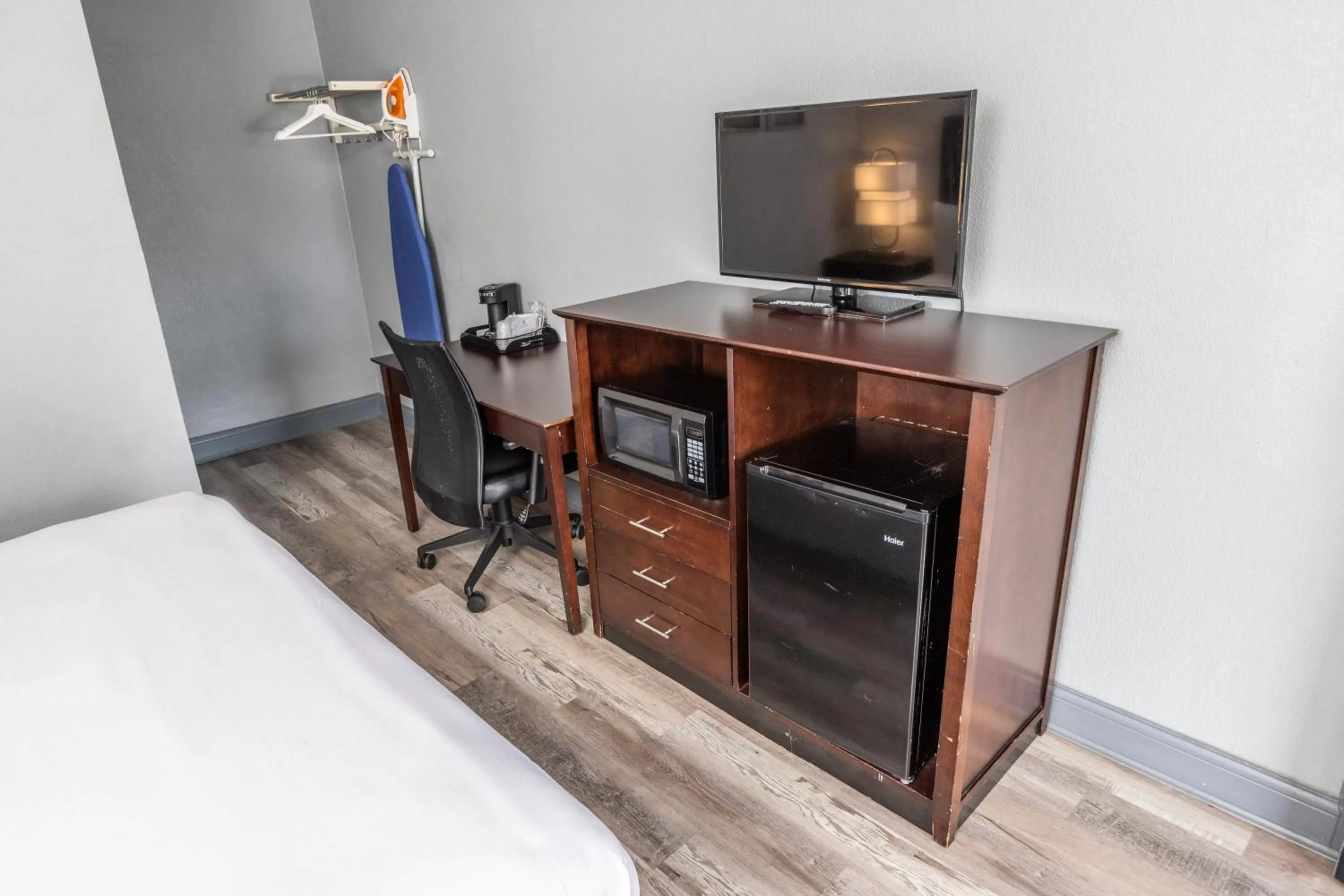 TV and multimedia in Butler Inn