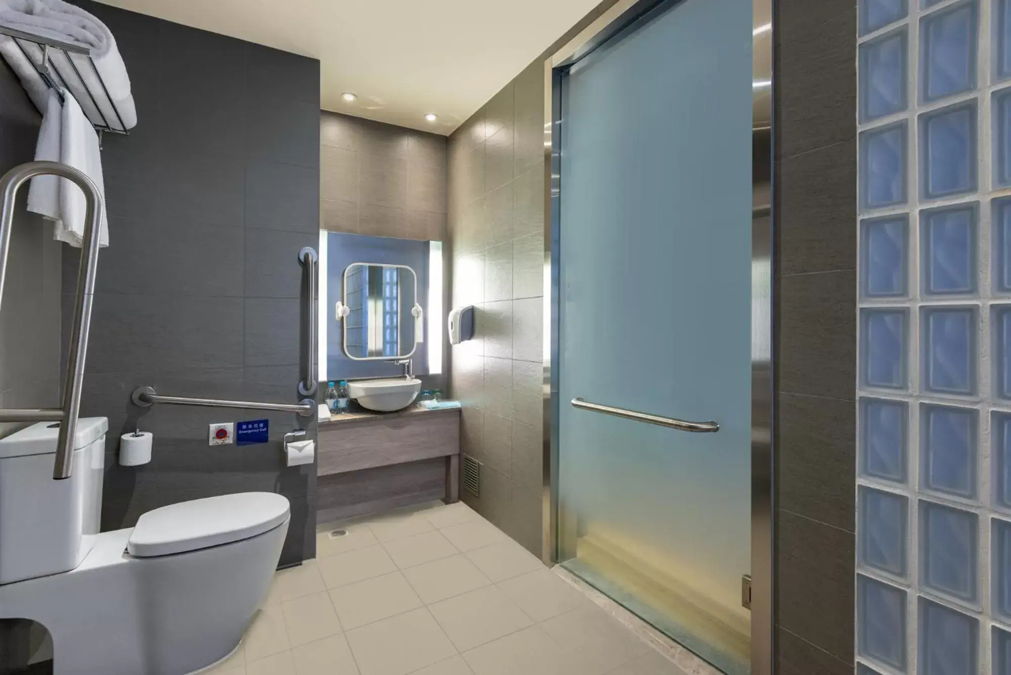 Bathroom in Holiday Inn Express Hong Kong Mongkok, an IHG Hotel