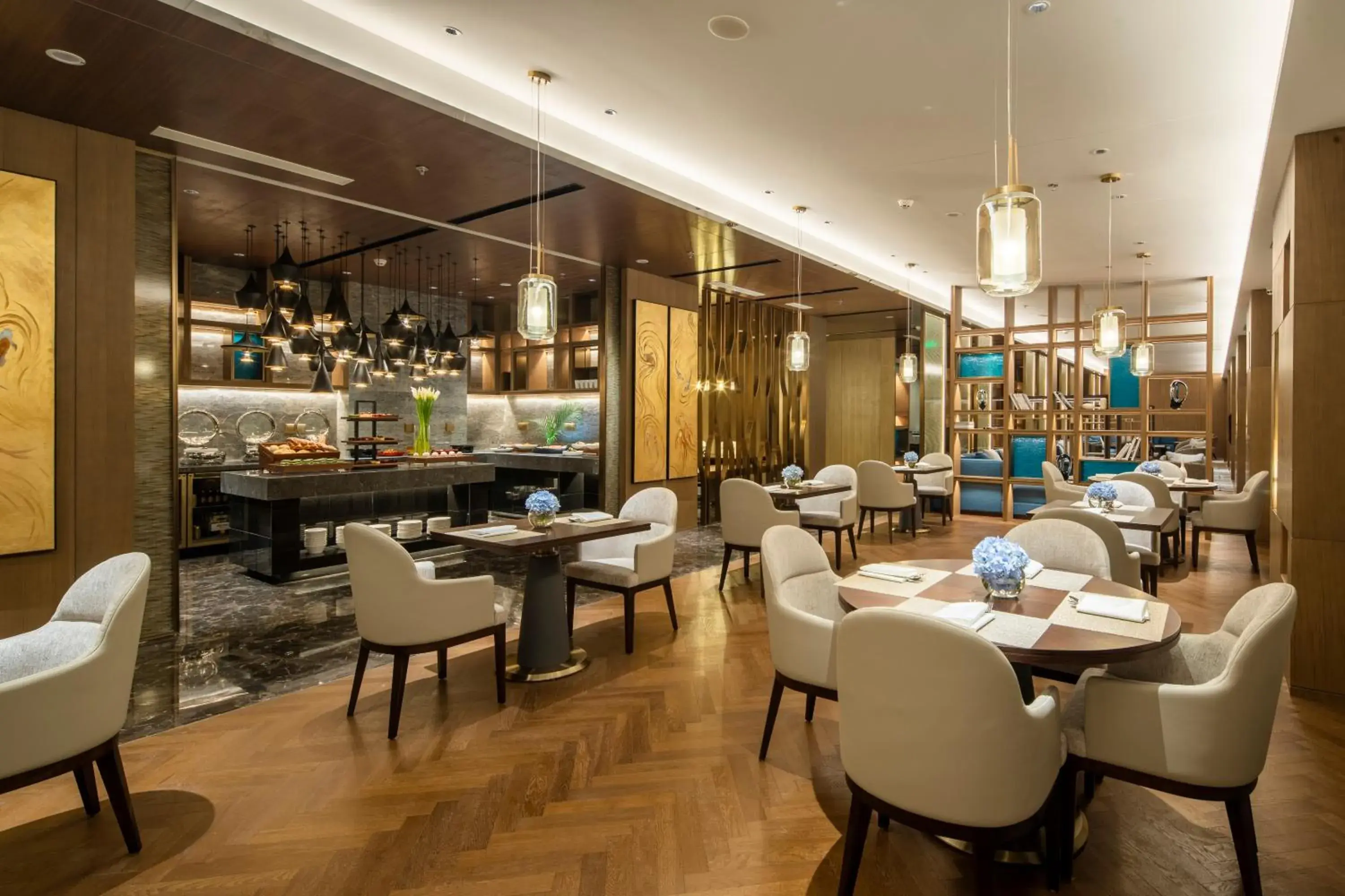 Restaurant/Places to Eat in Radisson Collection Resort Nanjing