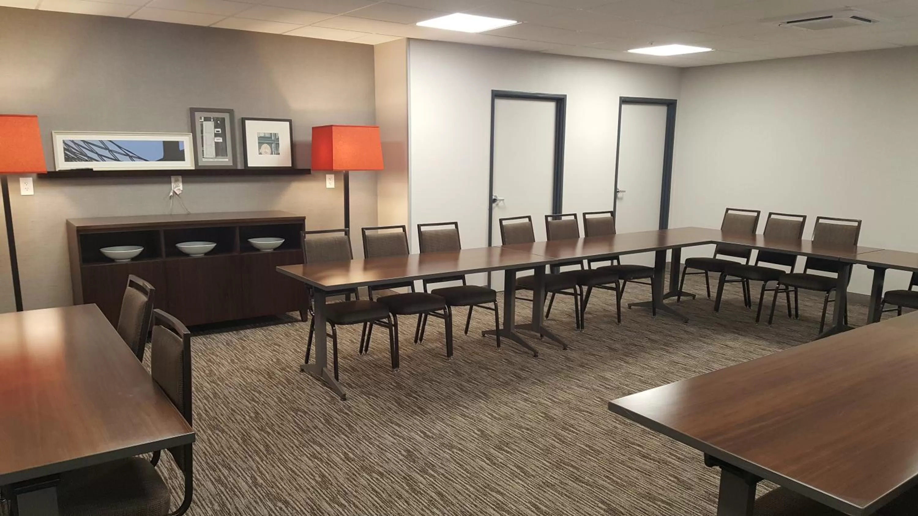 Meeting/conference room in Country Inn & Suites by Radisson, Savannah Midtown, GA