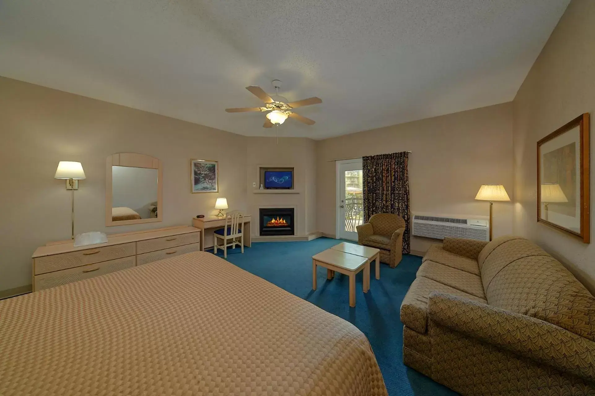 Bed, Seating Area in Sidney James Mountain Lodge