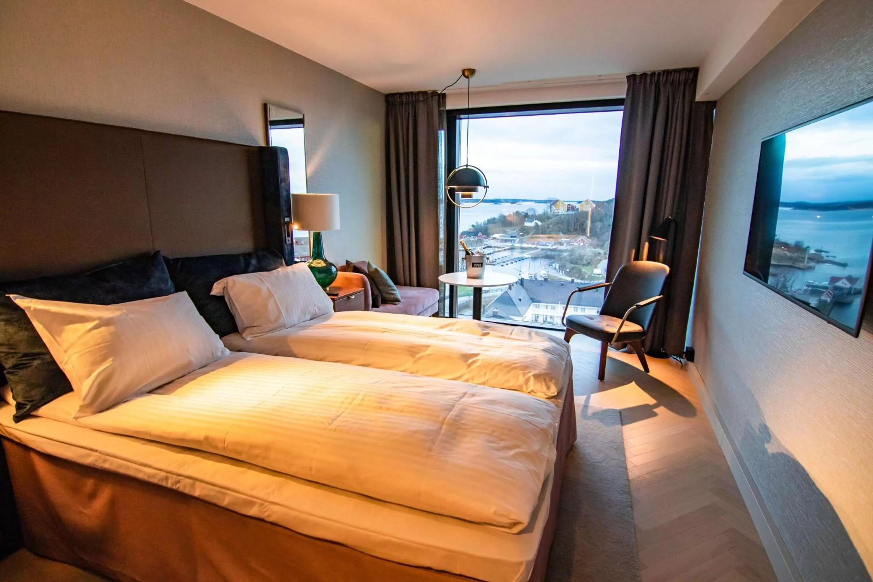 Bedroom, Bed in Radisson Blu Caledonien Hotel, Kristiansand