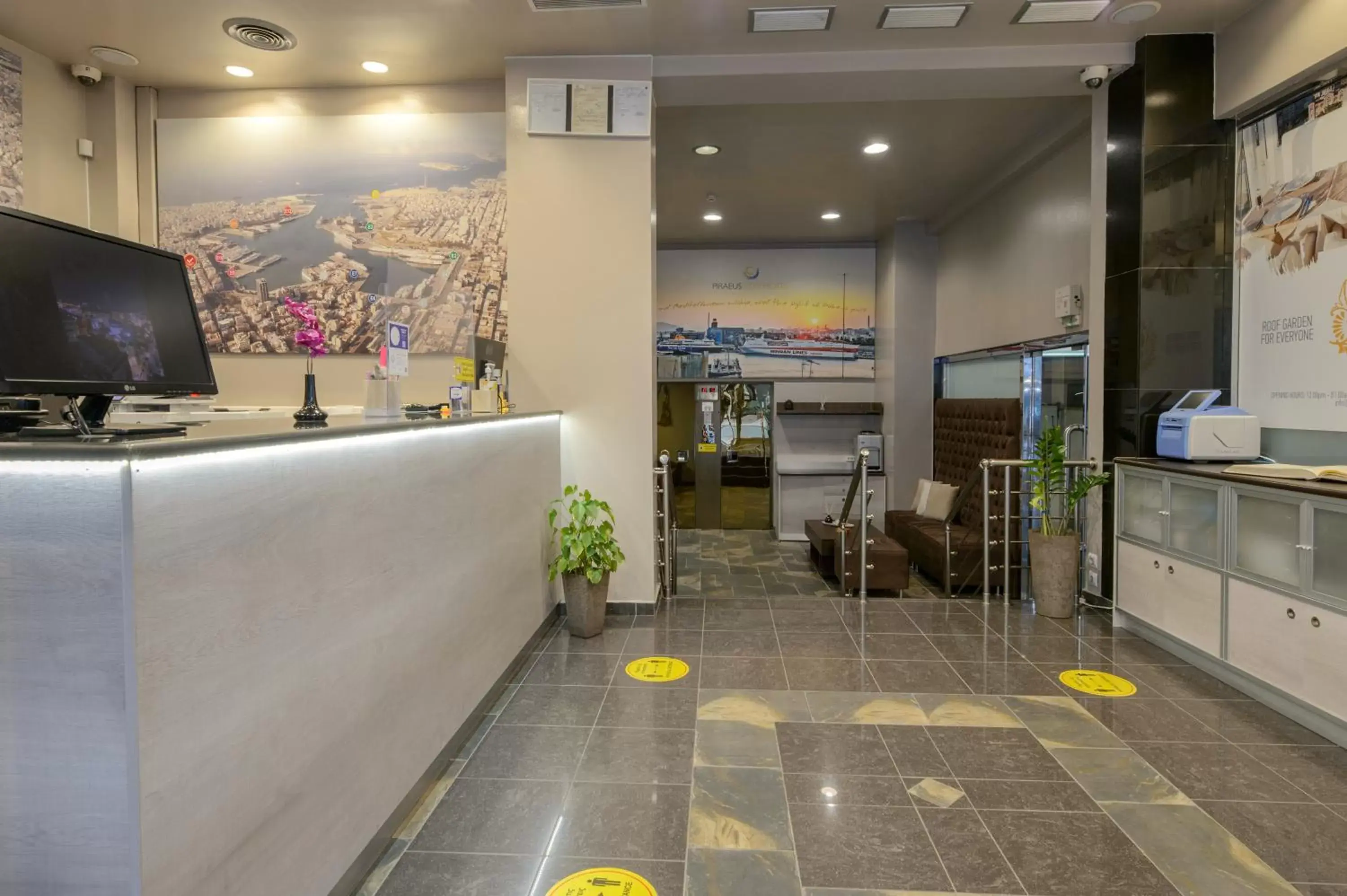 Property building, Lobby/Reception in Piraeus City Hotel