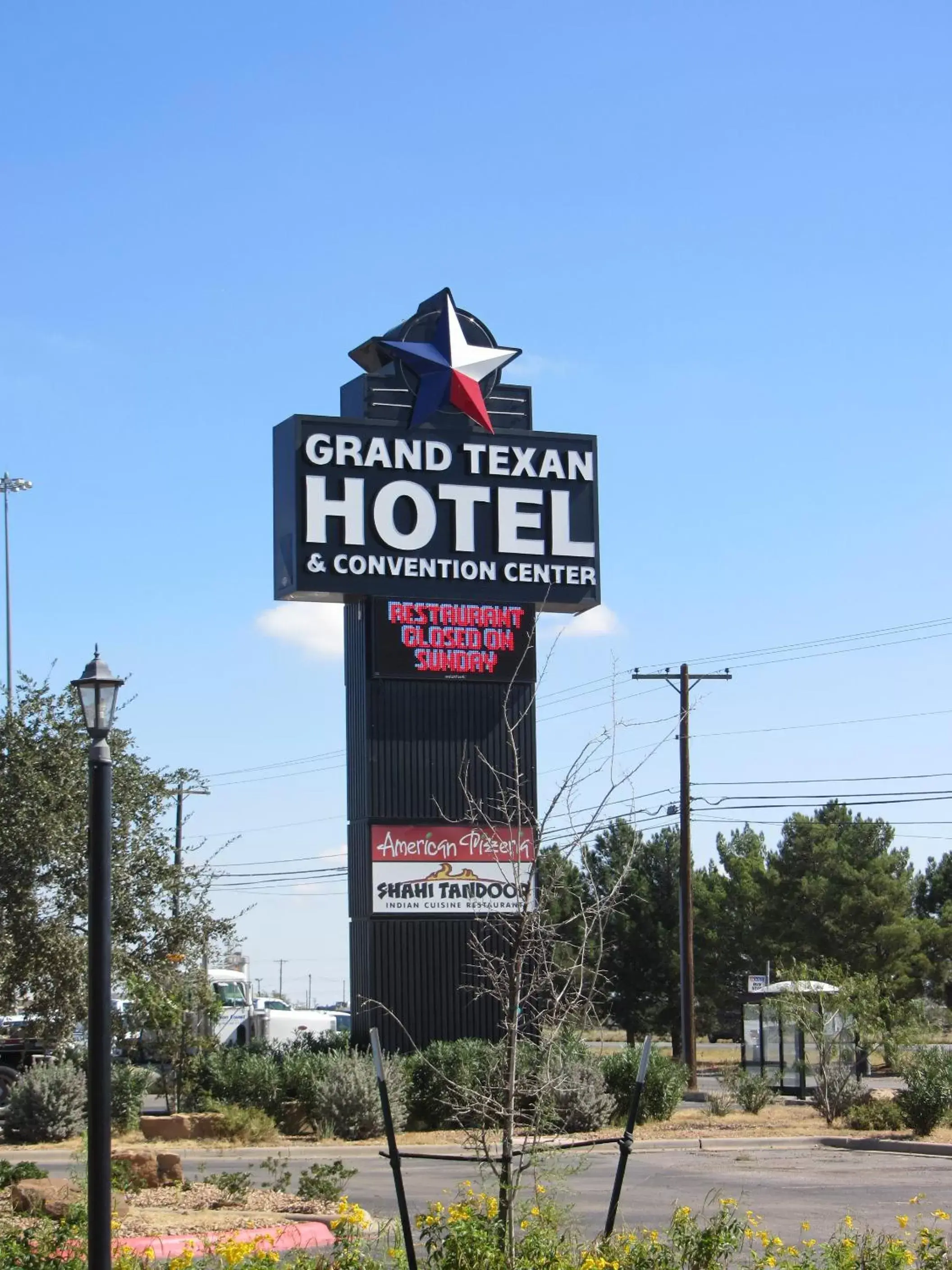 Facade/entrance, Property Logo/Sign in Grand Texan Hotel and Convention Center
