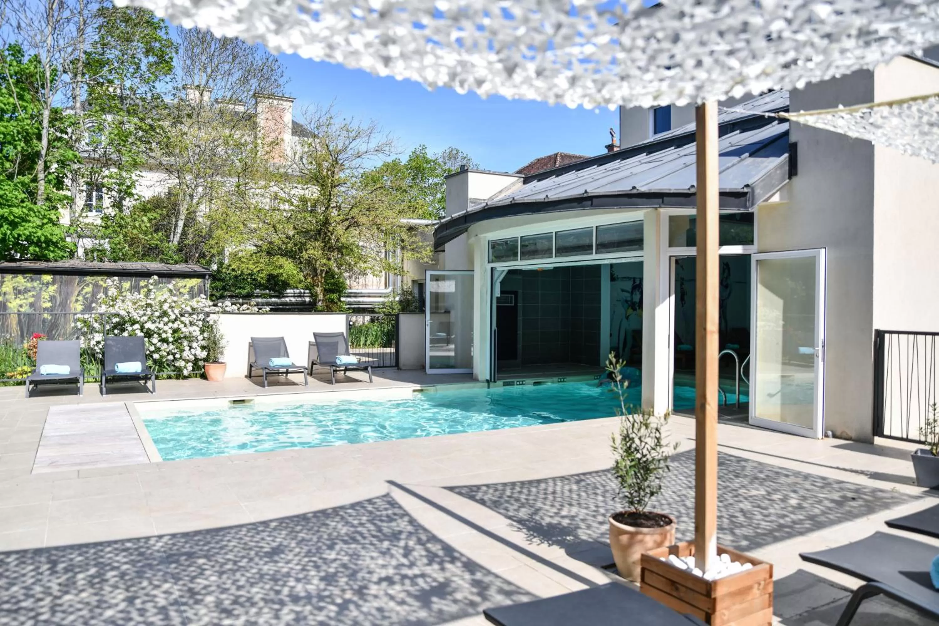 Patio, Swimming Pool in Mercure Château de Fontainebleau
