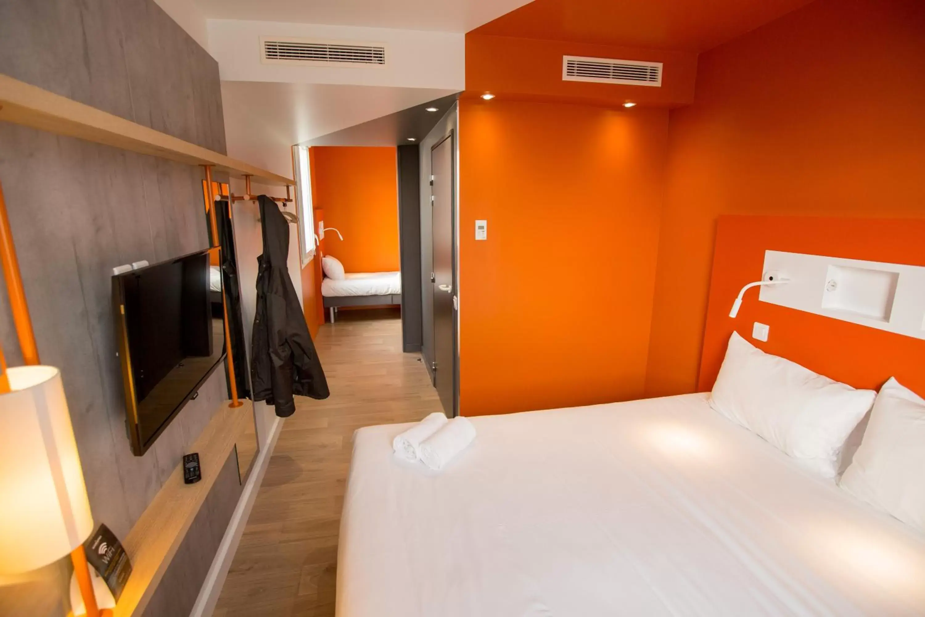 Bed in ibis budget Cherbourg - La Glacerie