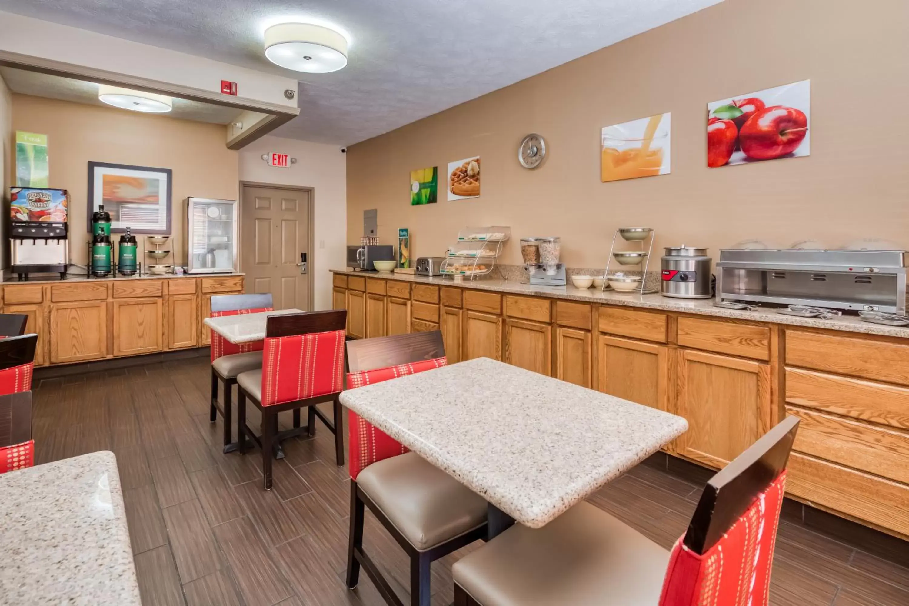 Breakfast, Restaurant/Places to Eat in Quality Inn & Suites Springfield Southwest near I-72
