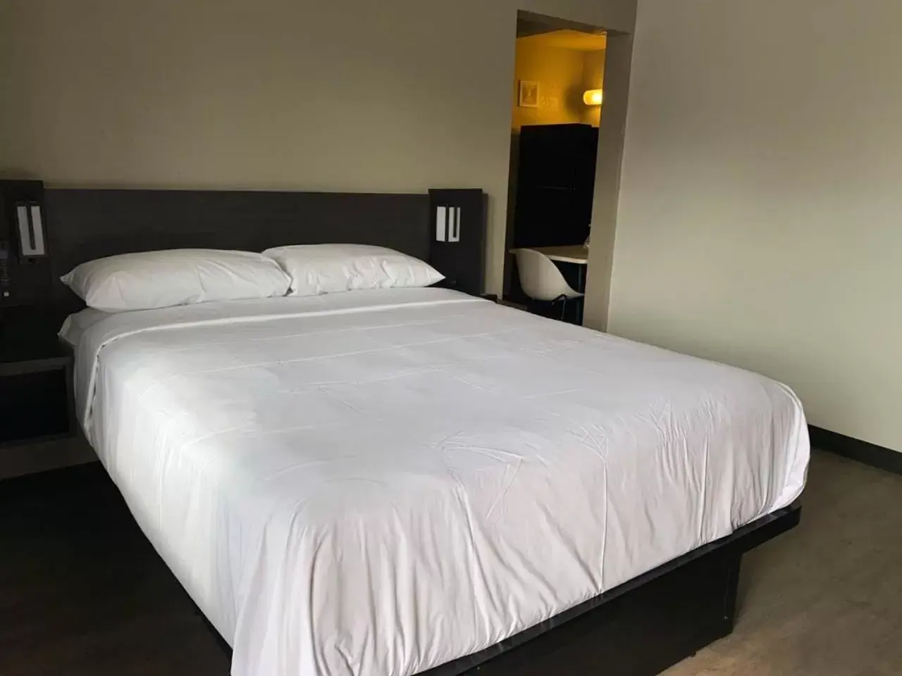 Bed in Albuquerque, NM - Midtown
