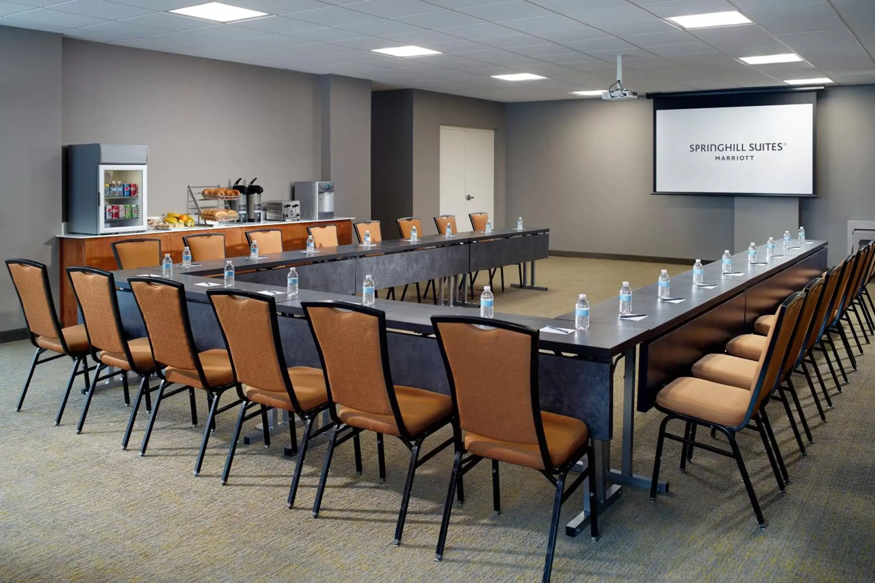 Meeting/conference room in SpringHill Suites by Marriott Atlanta Airport Gateway