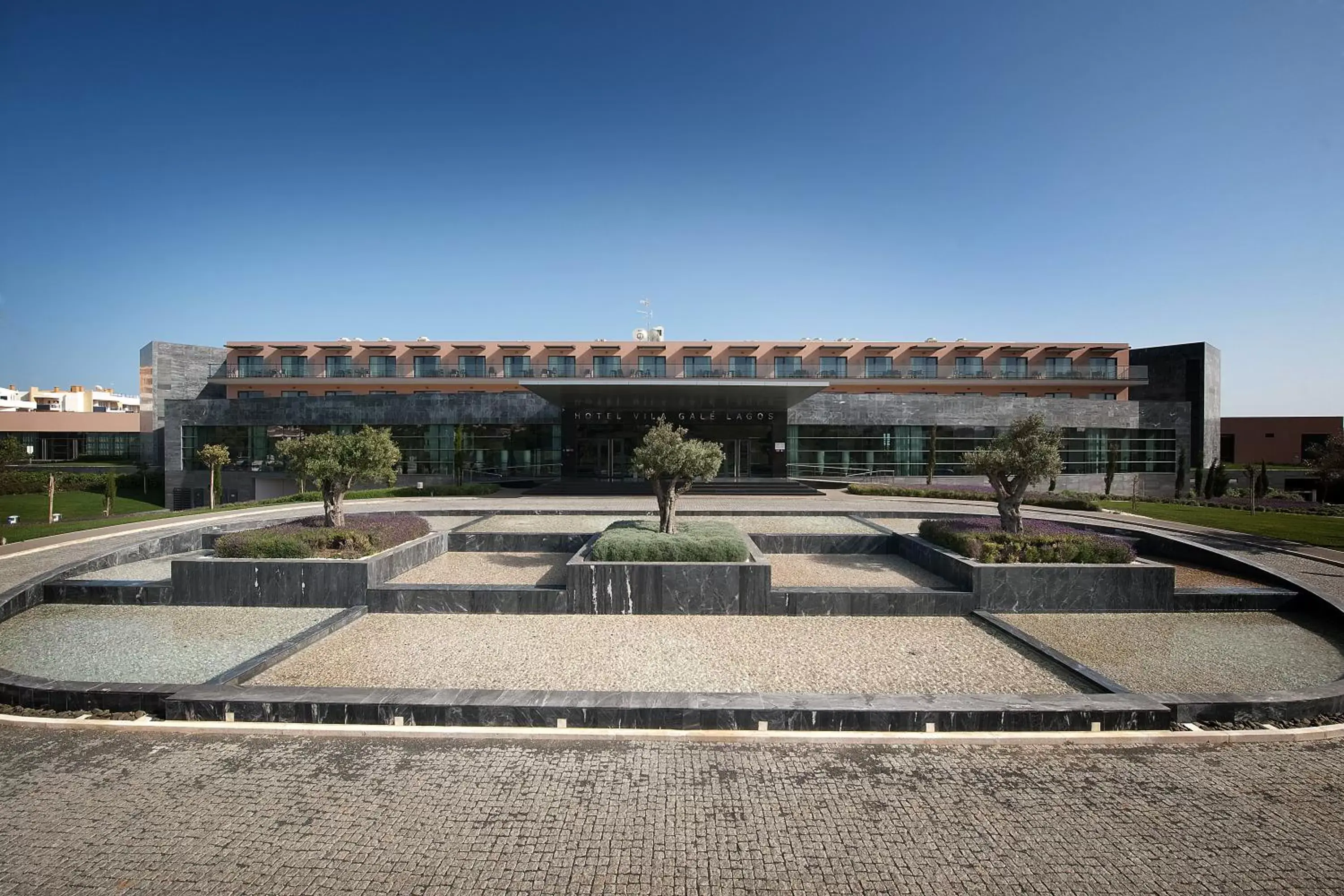 Facade/entrance, Property Building in Vila Gale Lagos