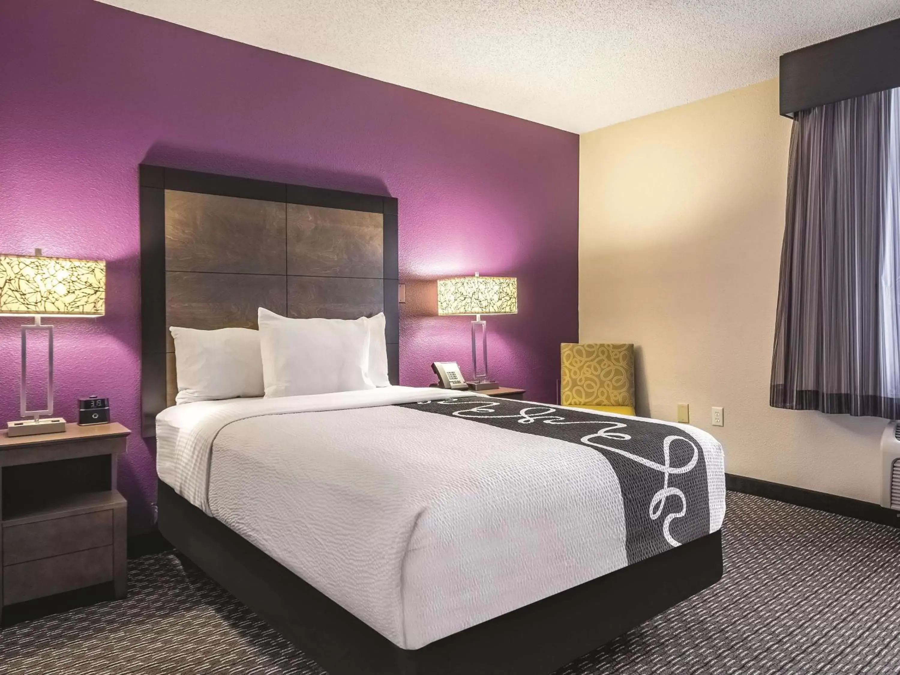 Double Room with Mobility/Hearing Impaired Access - Non-Smoking in La Quinta by Wyndham Hartford Bradley Airport Double Room with Mobility/Hearing Impaired Access - Non-Smoking in La Quinta by Wyndham Hartford Bradley Airport