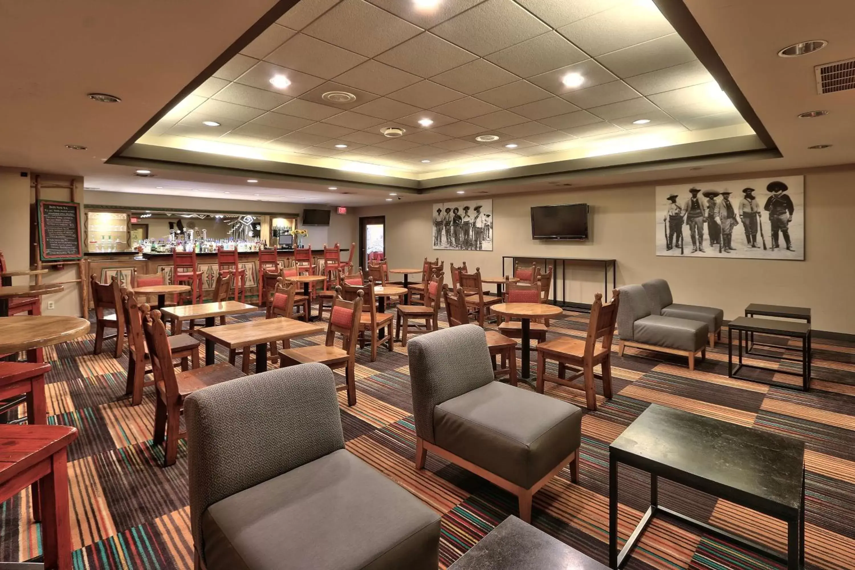 Lounge or bar, Restaurant/Places to Eat in Best Western Plus Rio Grande Inn