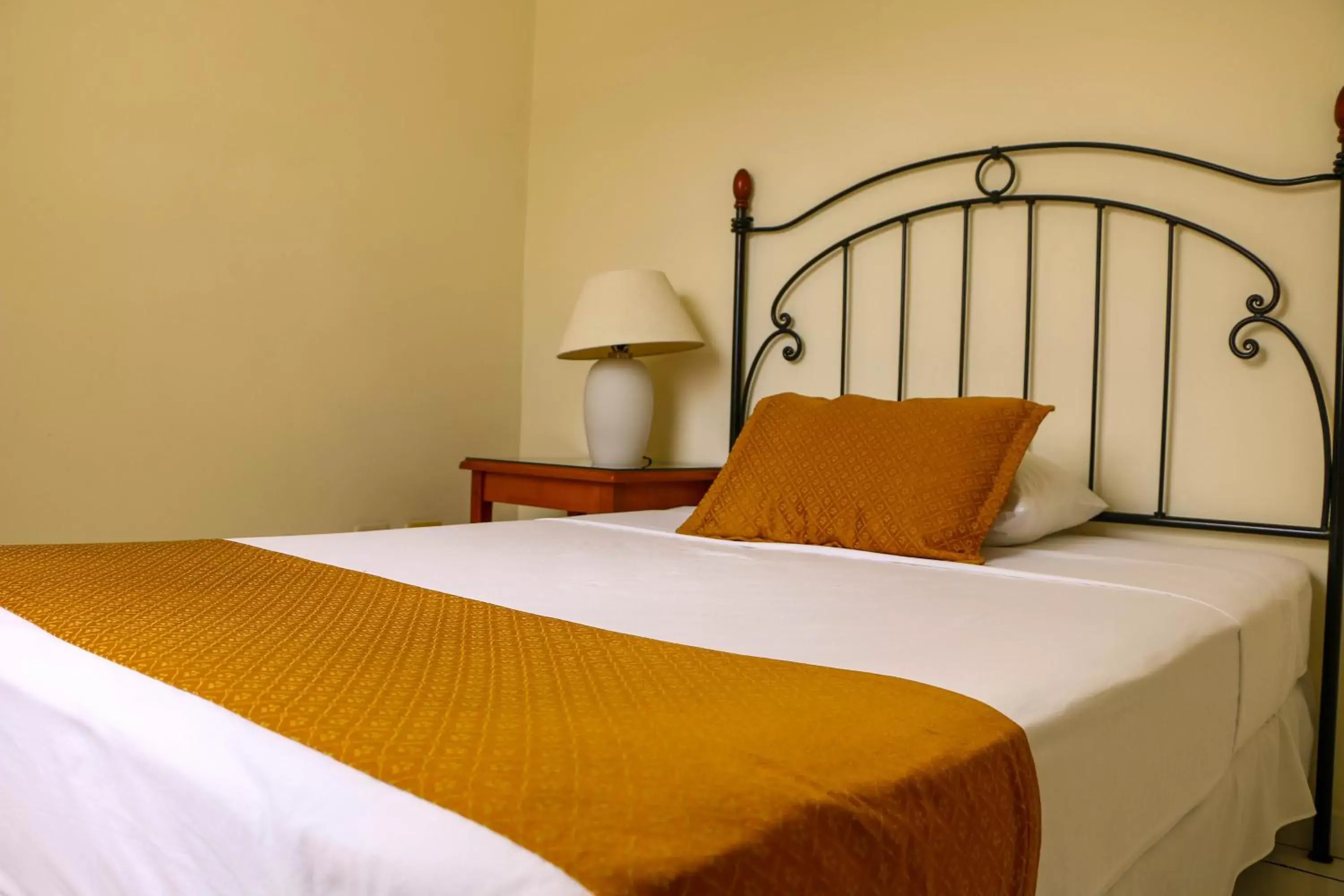 Bedroom, Bed in Hotel Villa Serena San Benito Bedroom, Bed in Hotel Villa Serena San Benito