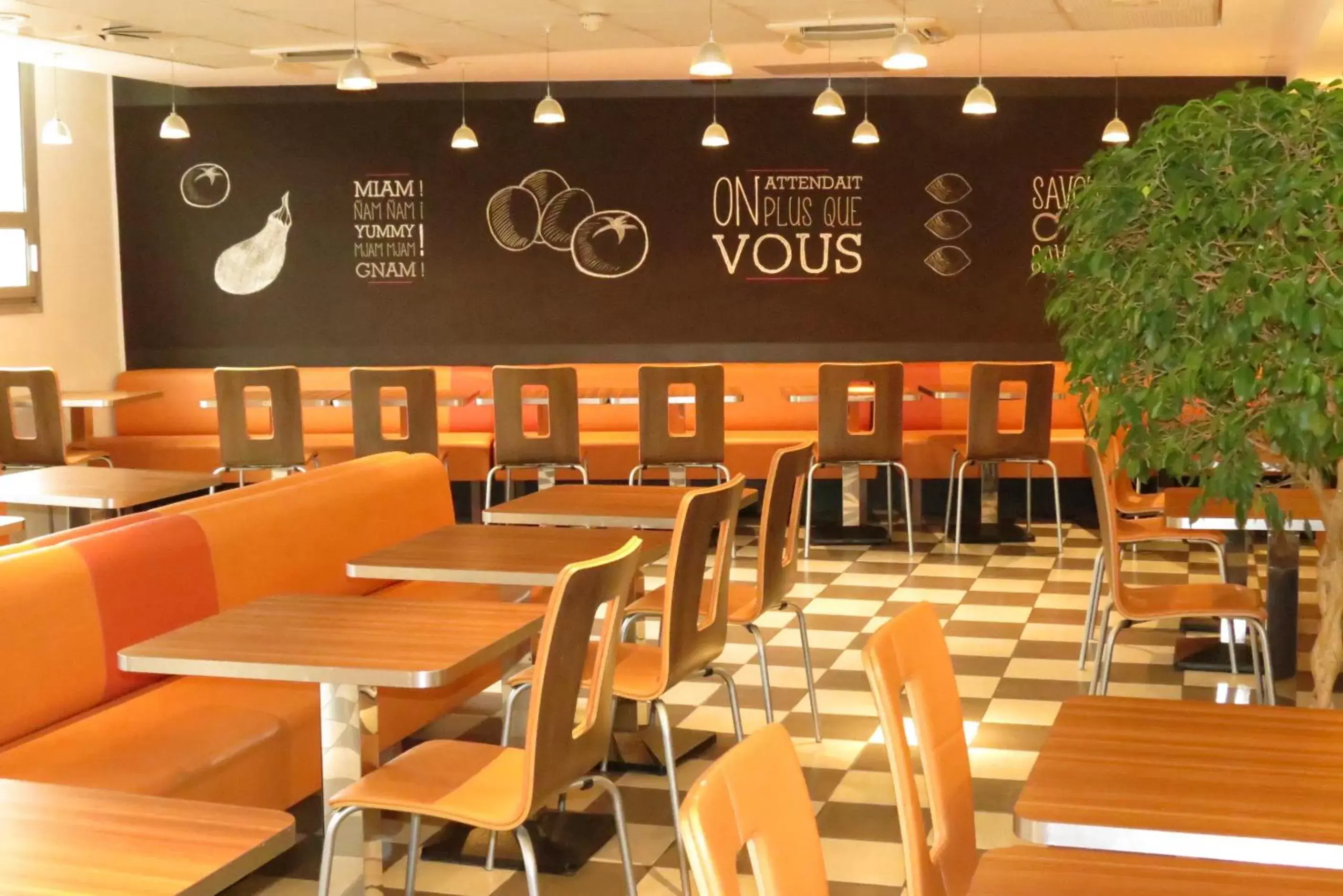 Restaurant/Places to Eat in ibis Nice Centre Gare