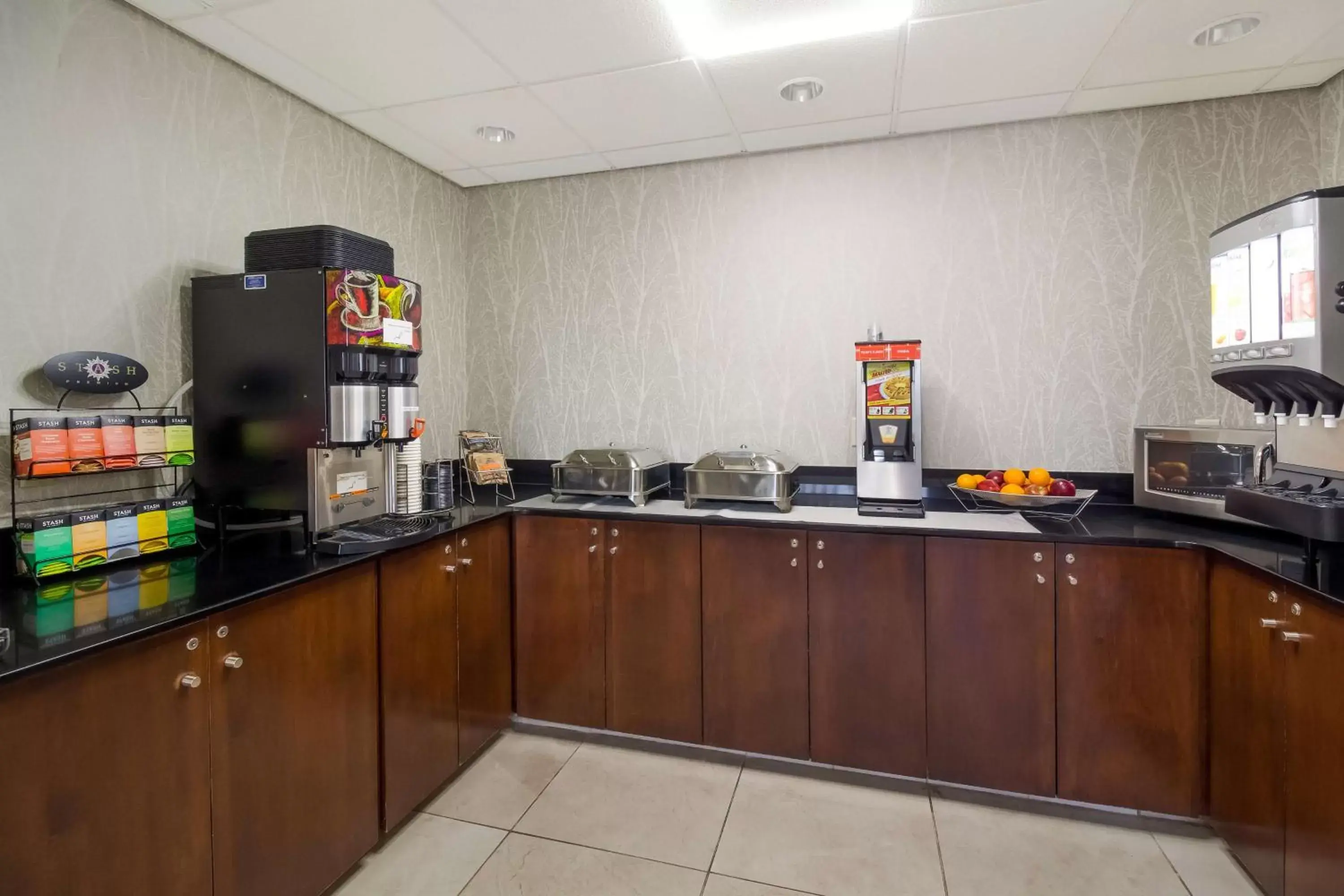 Restaurant/places to eat, Kitchen/Kitchenette in Best Western Lock Haven