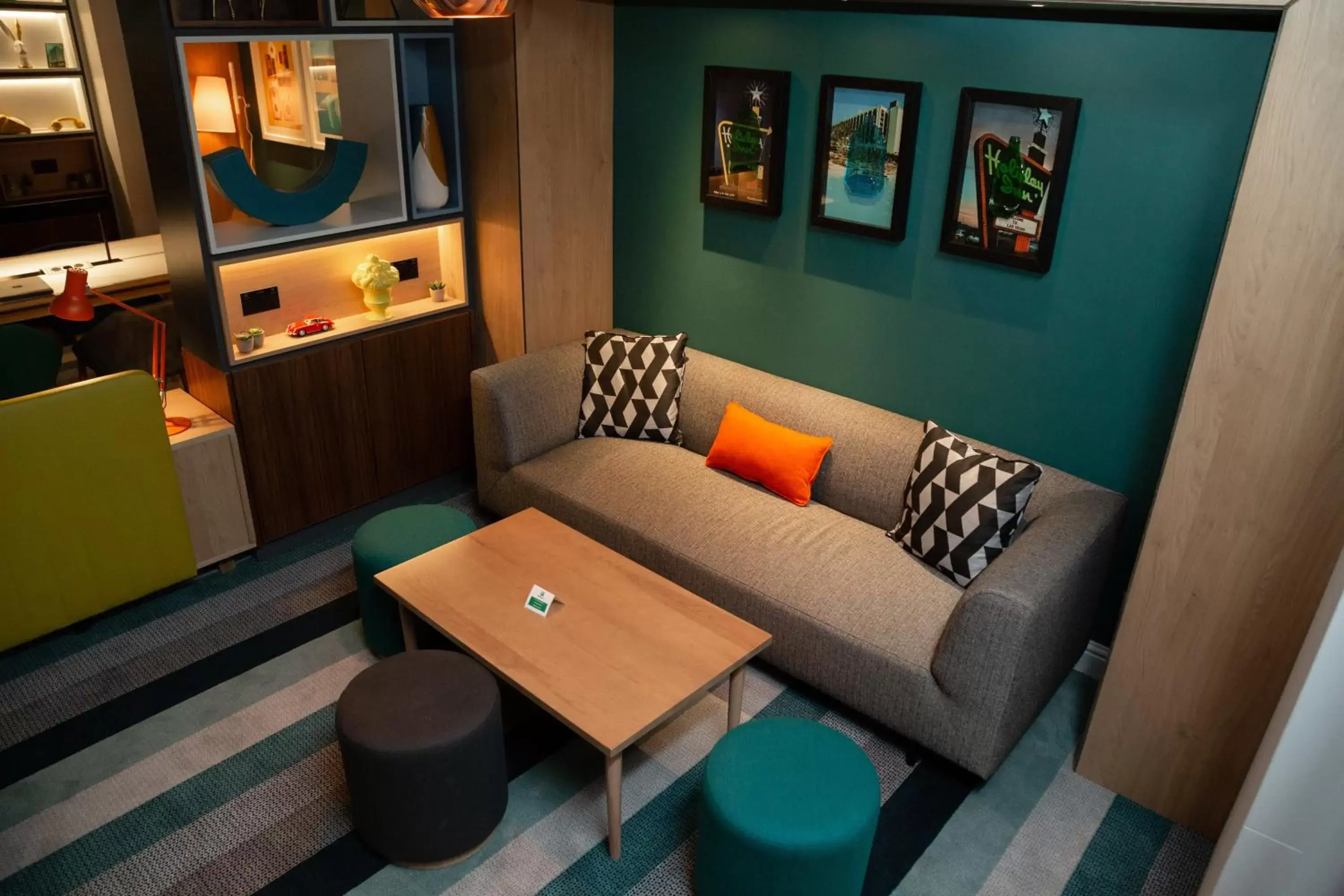 Property building, Bed in Holiday Inn Ashford - North A20 by IHG Property building, Bed in Holiday Inn Ashford - North A20 by IHG