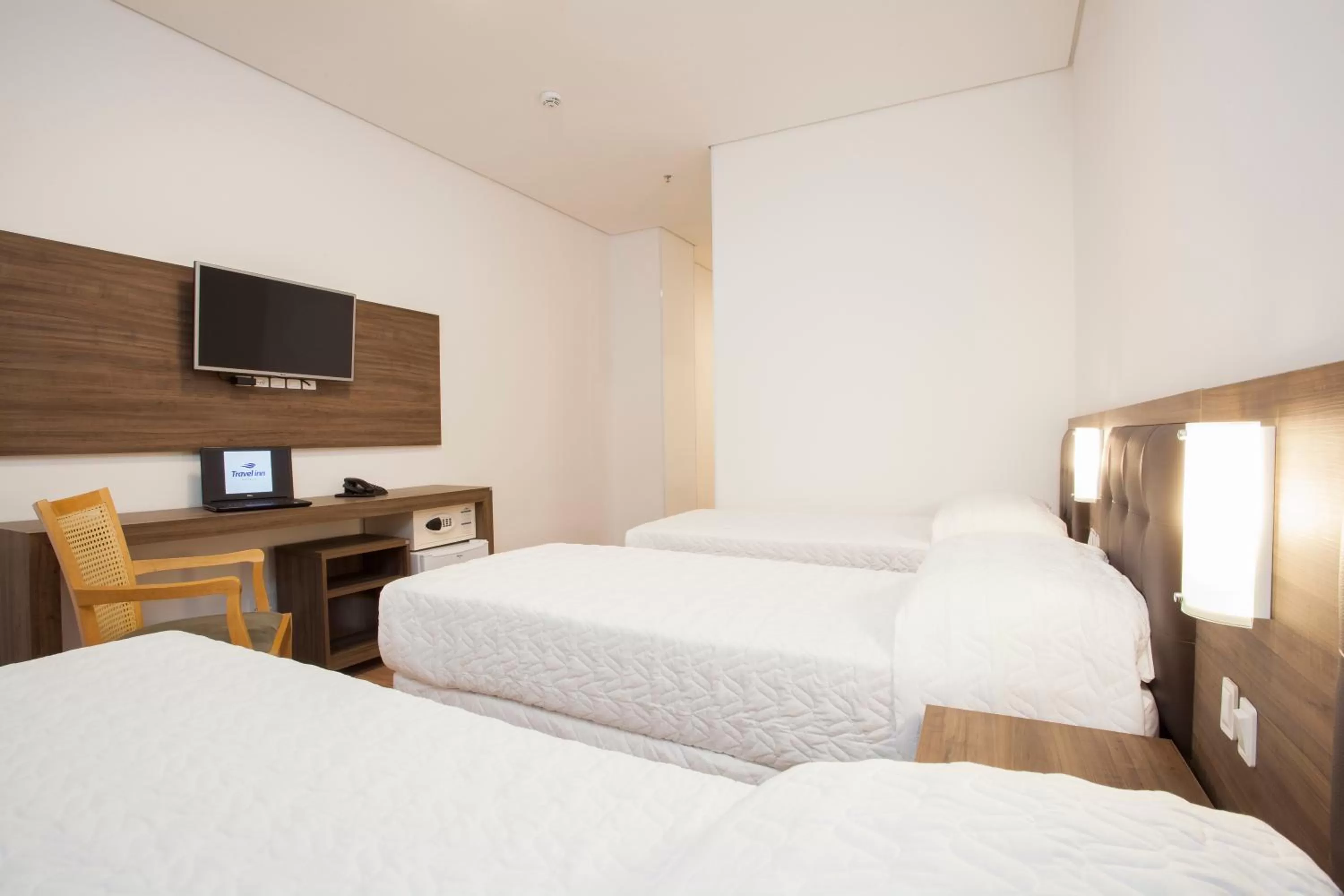 Bedroom, Bed in Travel Inn Express Hotels Brás