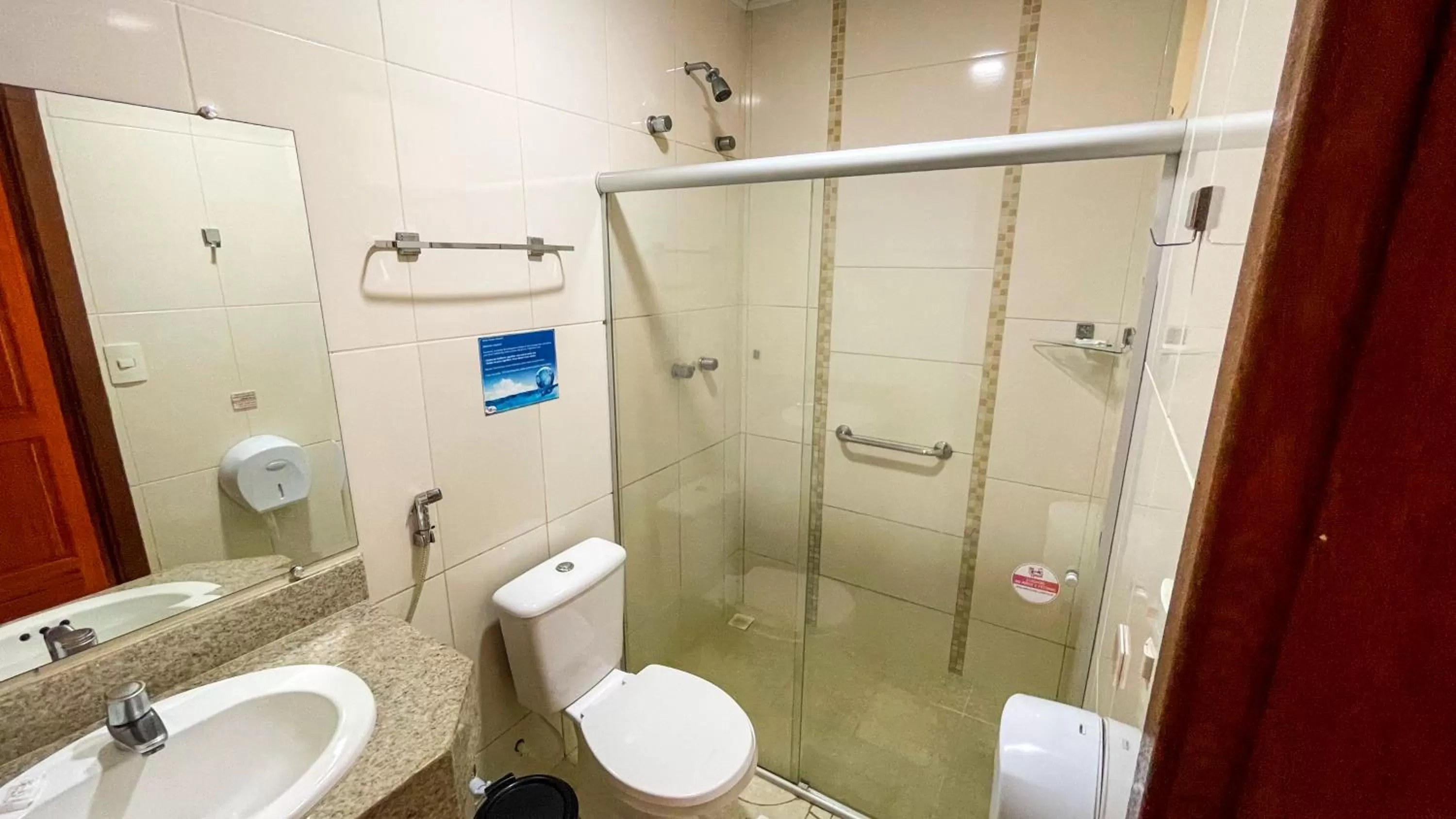 Toilet in Rede Andrade Terra Brasil