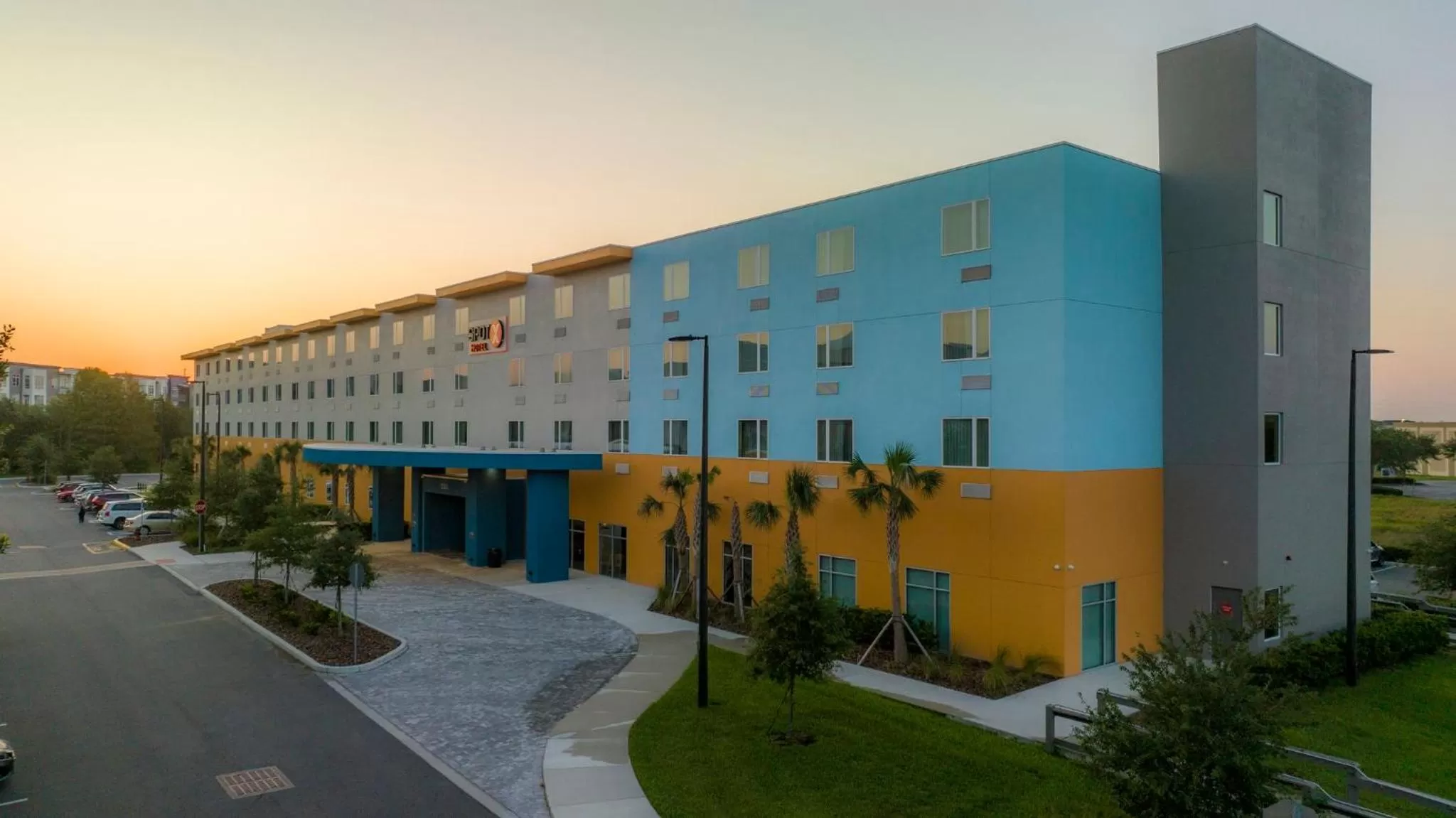 Bird's eye view in SPOT X Hotel Orlando Intl Dr by The Red Collection