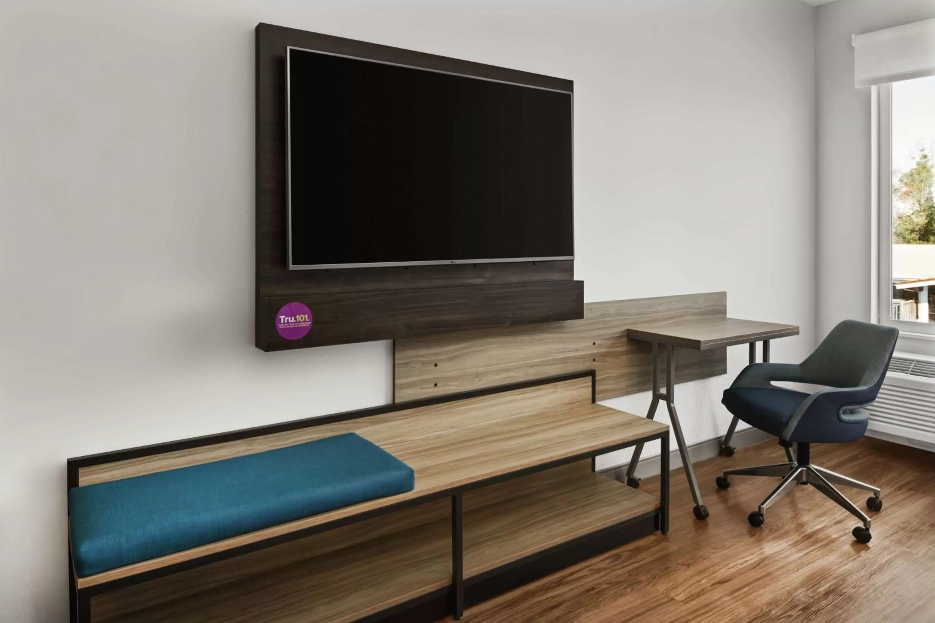 Bedroom in Tru By Hilton Savannah Midtown Ga