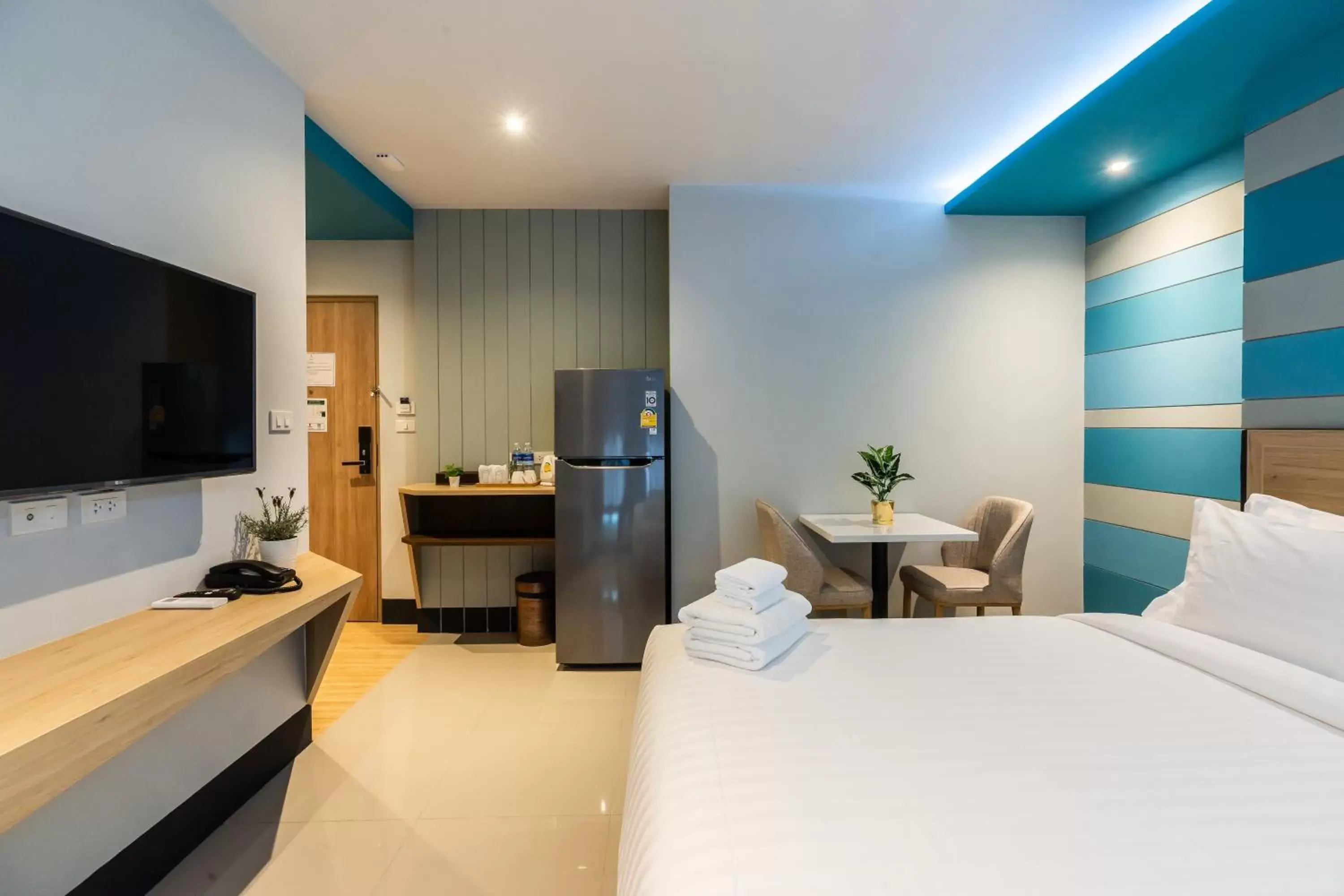 Communal lounge/ TV room, Bed in Hi Sotel Victory Monument Communal lounge/ TV room, Bed in Hi Sotel Victory Monument