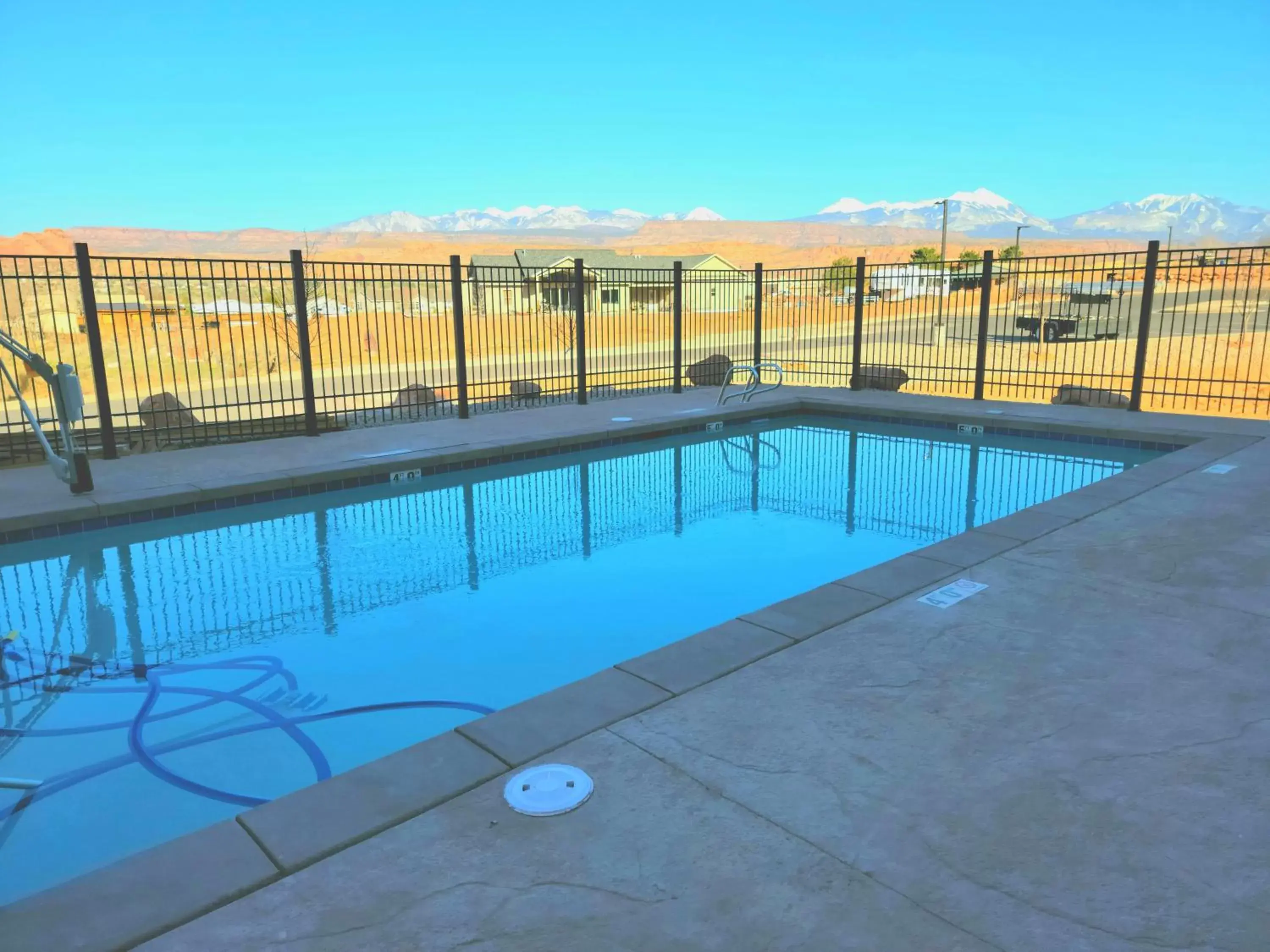 View (from property/room), Swimming Pool in Scenic View Inn & Suites Moab