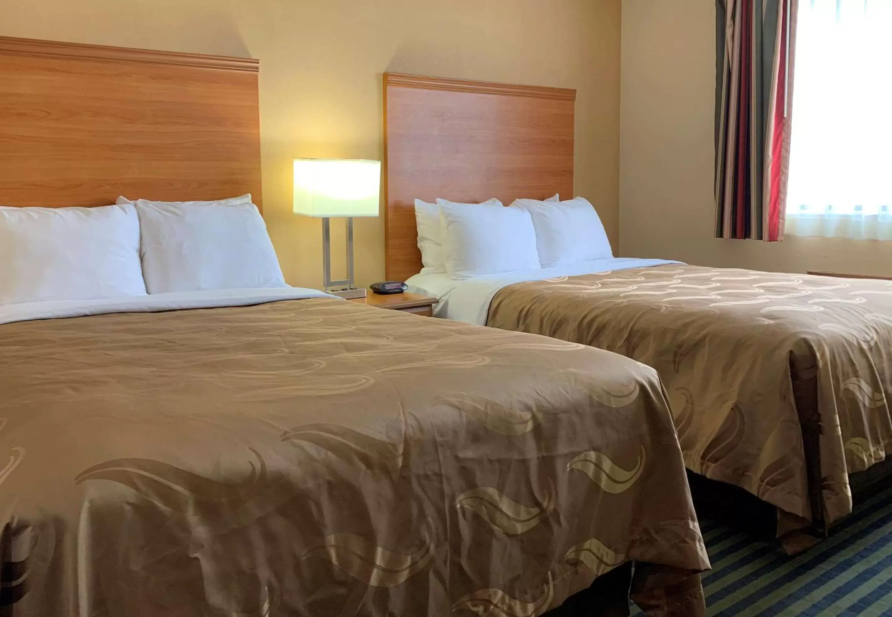 Photo of the whole room, Bed in Quality Inn Ottawa near Starved Rock State Park