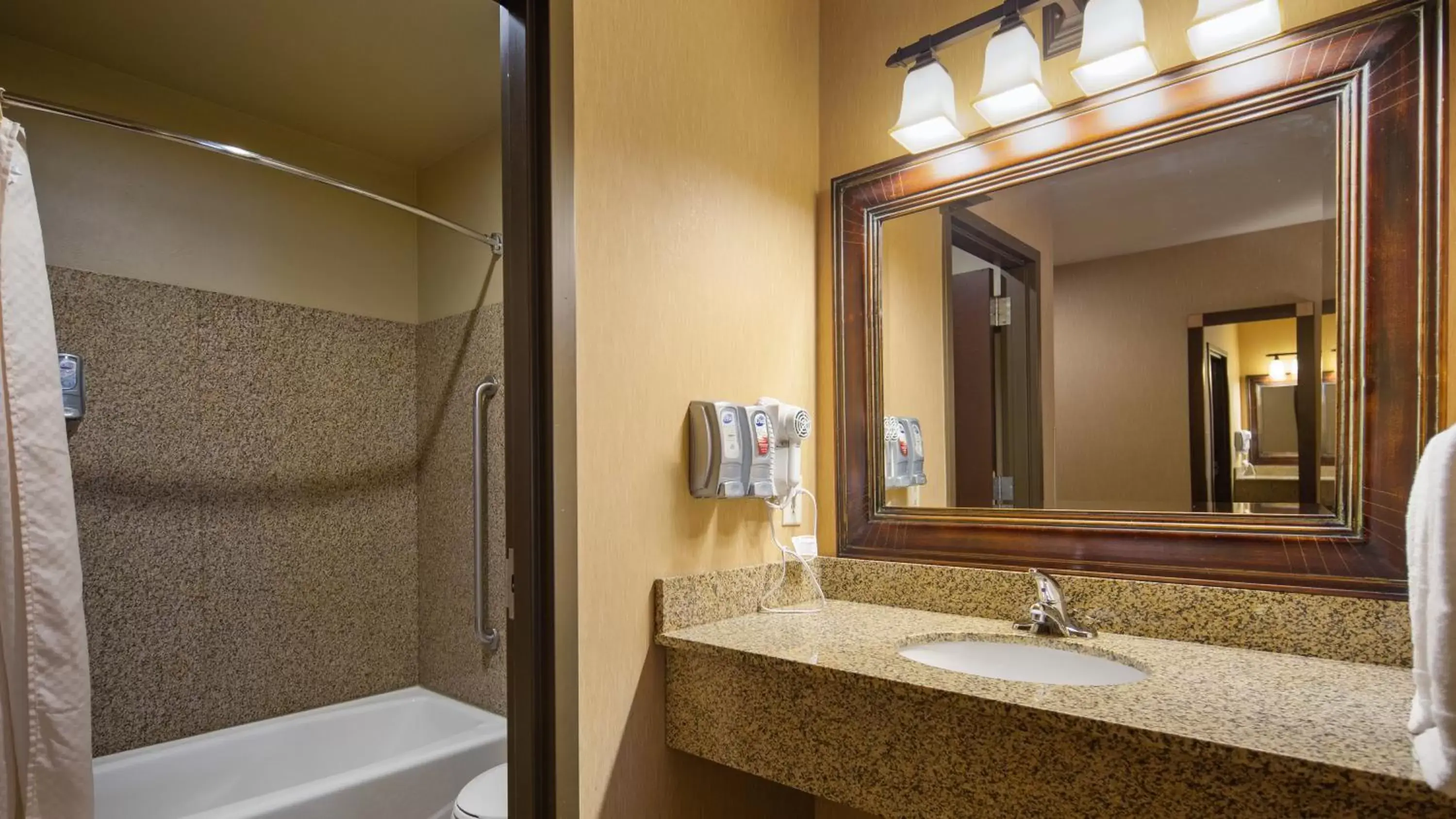 Bathroom in Crandon Inn & Suites