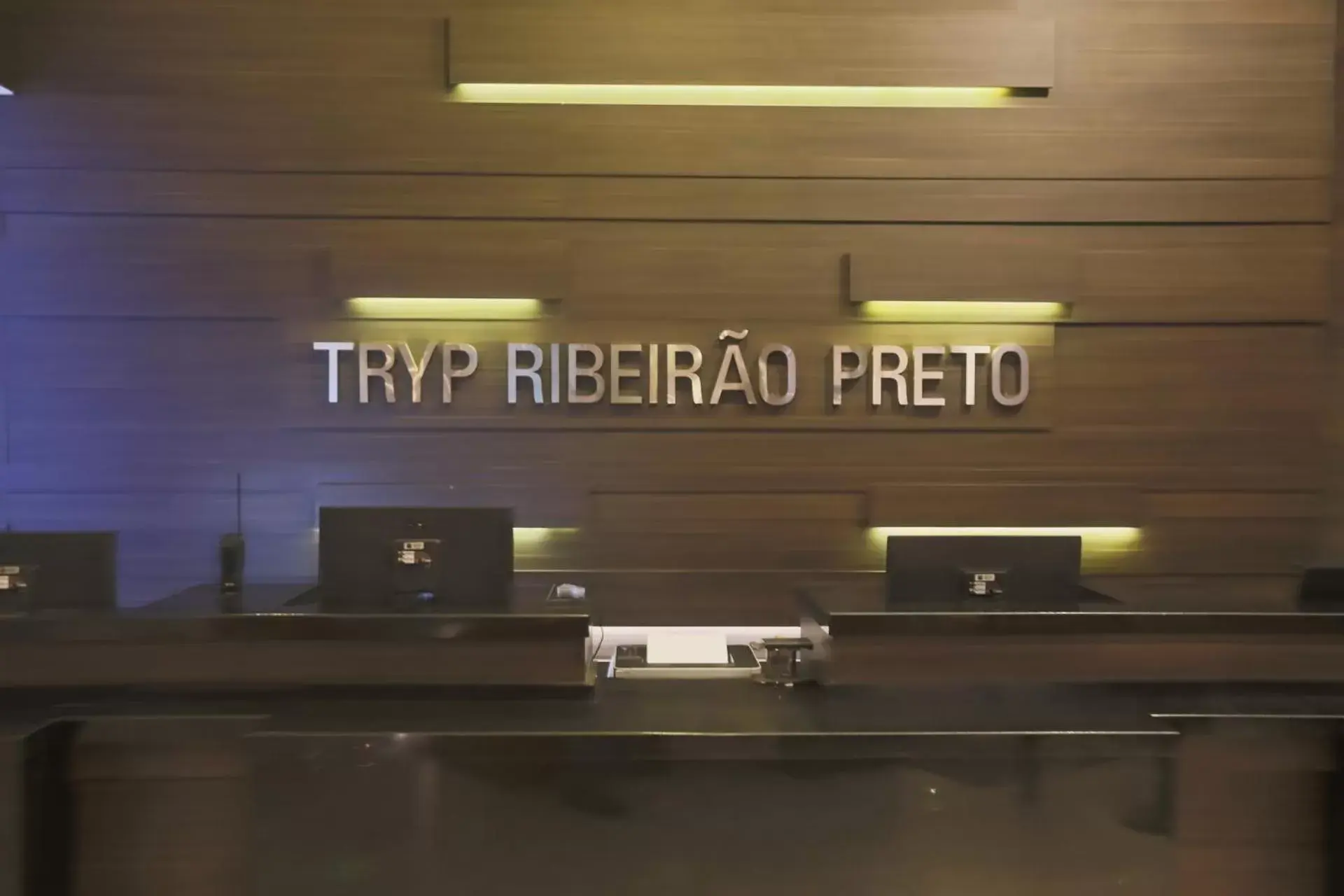 Lobby or reception in TRYP By Wyndham Ribeirão Preto