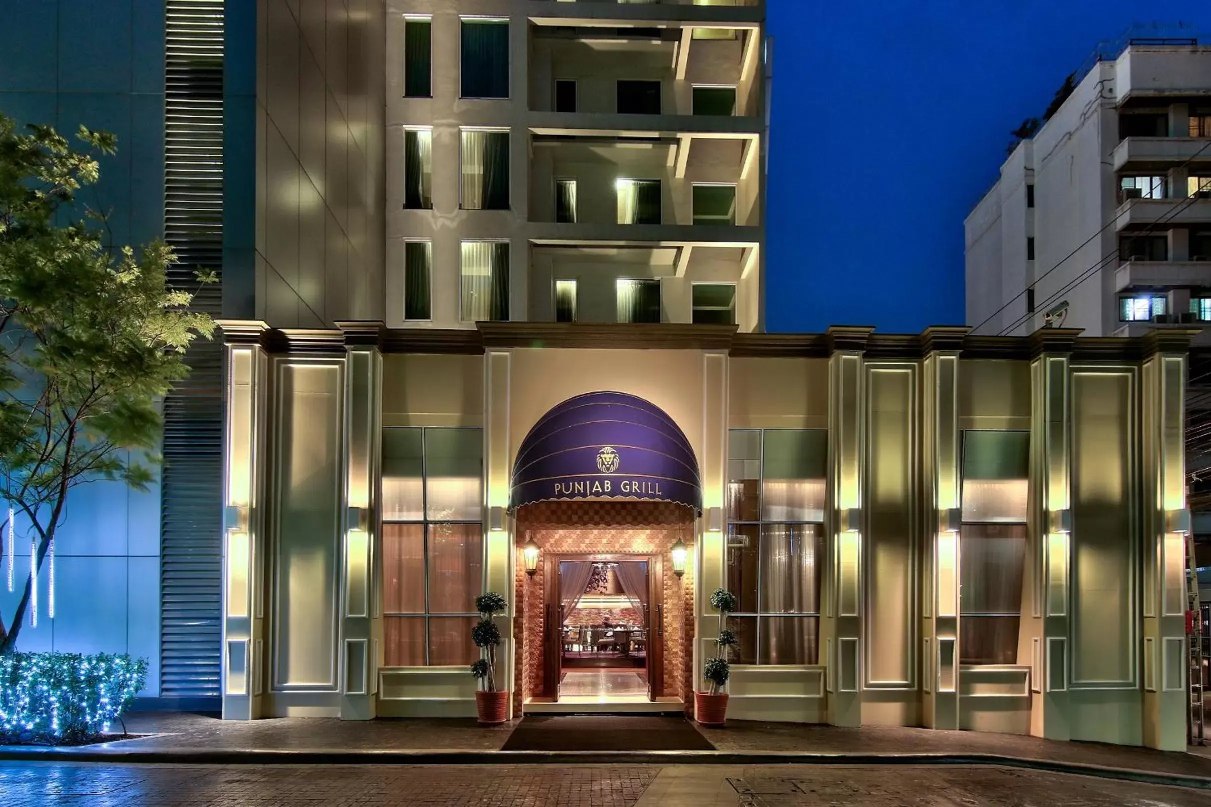Restaurant/places to eat, Facade/Entrance in Radisson Suites Bangkok Sukhumvit - SHA Extra Plus