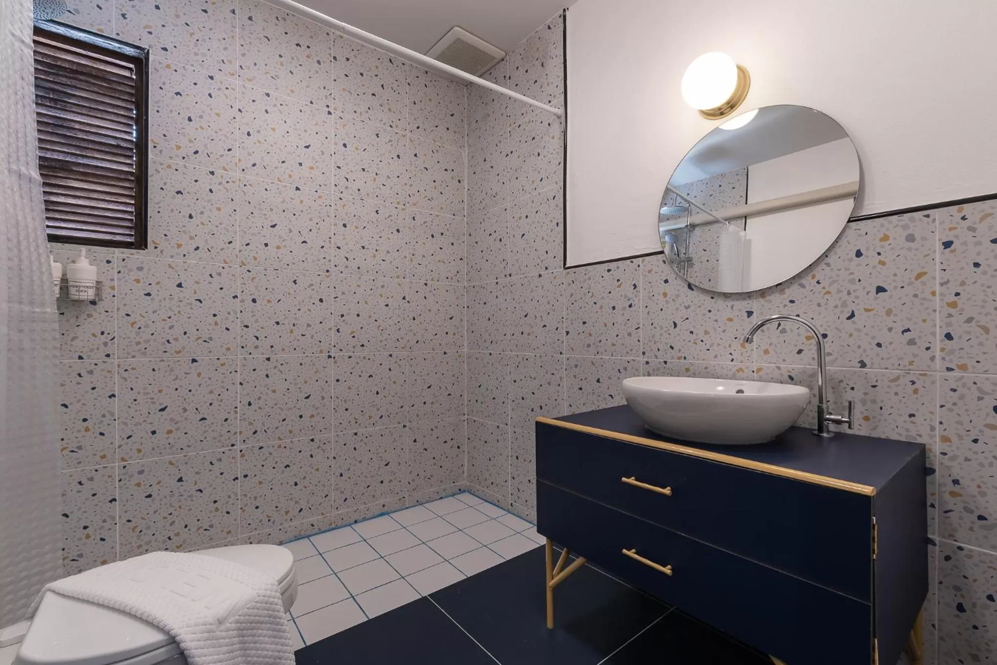 Bathroom in The Mellow Pillow Hotel @ Chiang Mai Gate