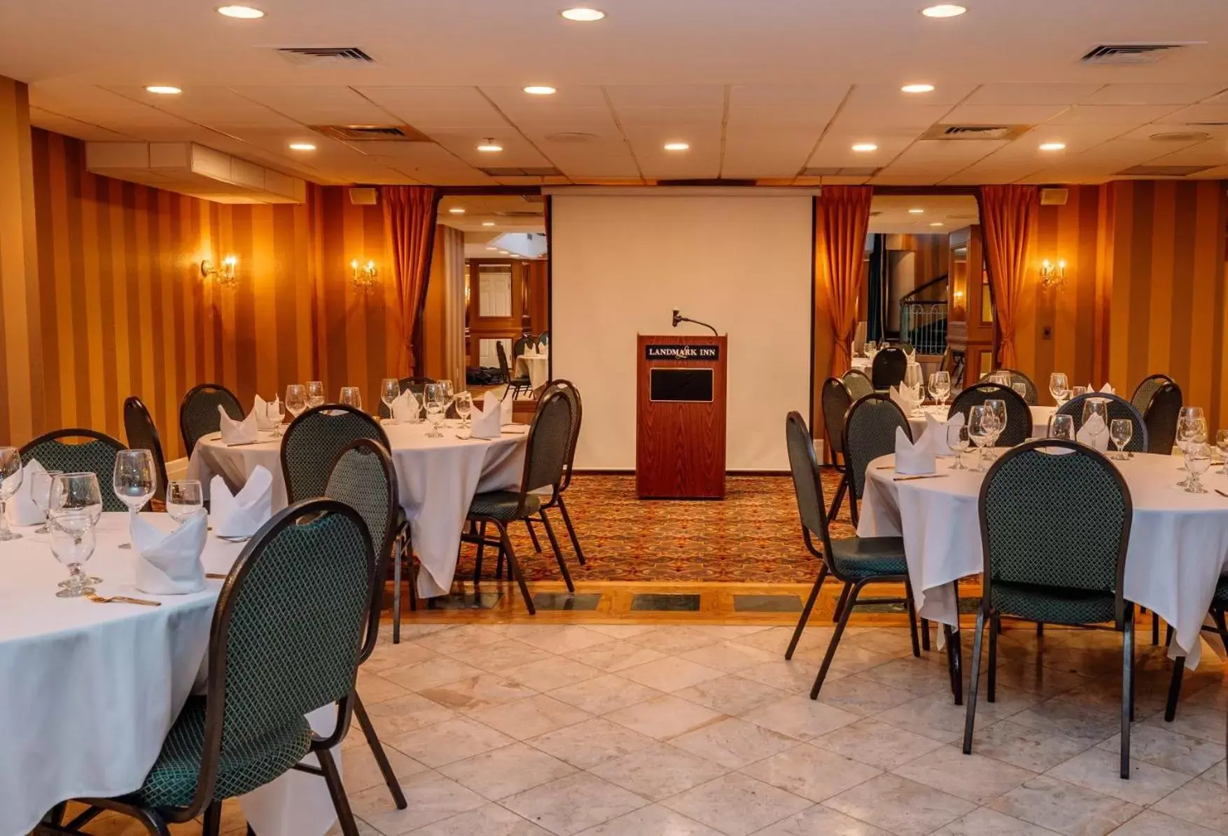 Meeting/conference room, Restaurant/Places to Eat in Landmark Inn
