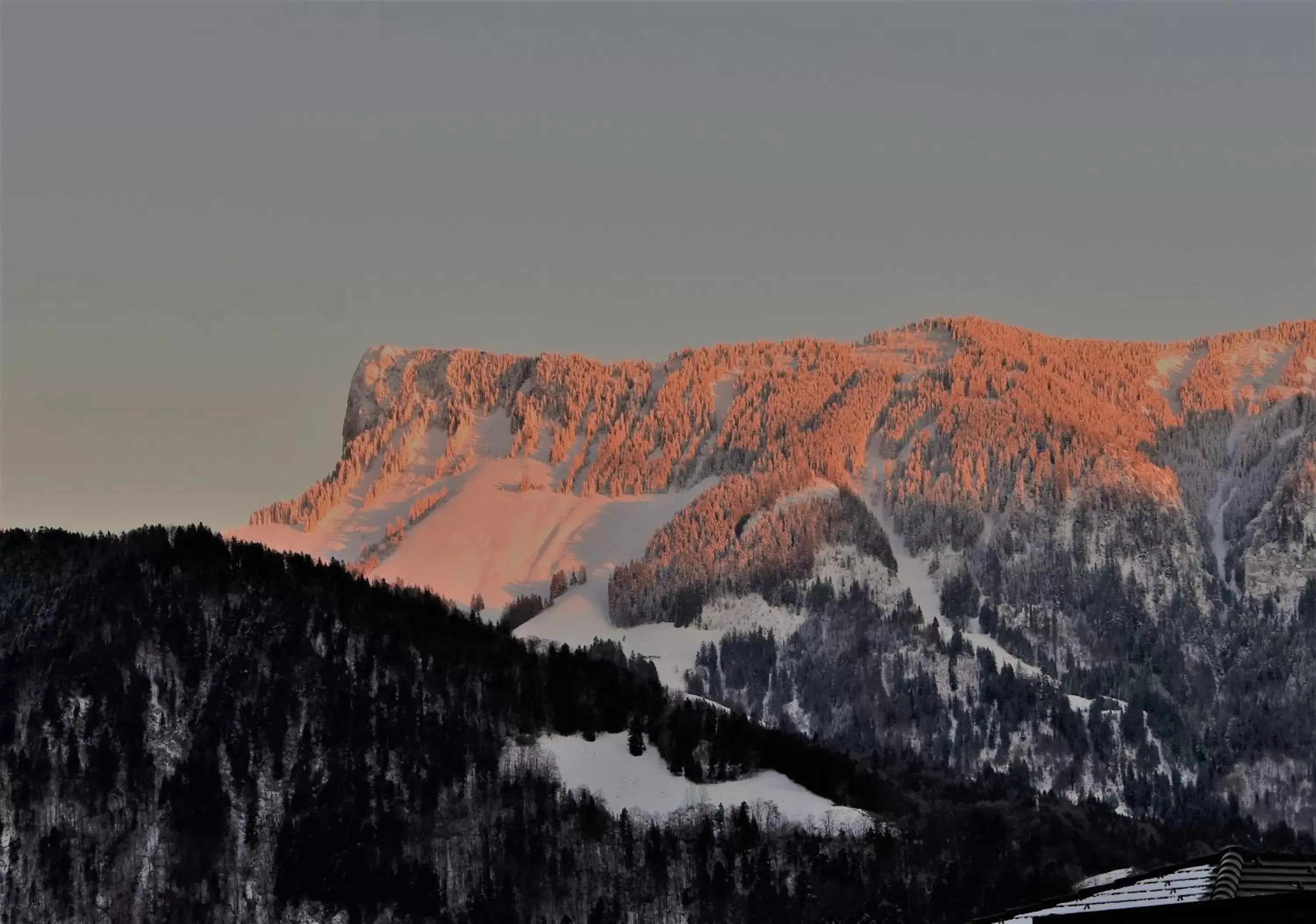 Natural landscape, Mountain View in Hôtel de Ville