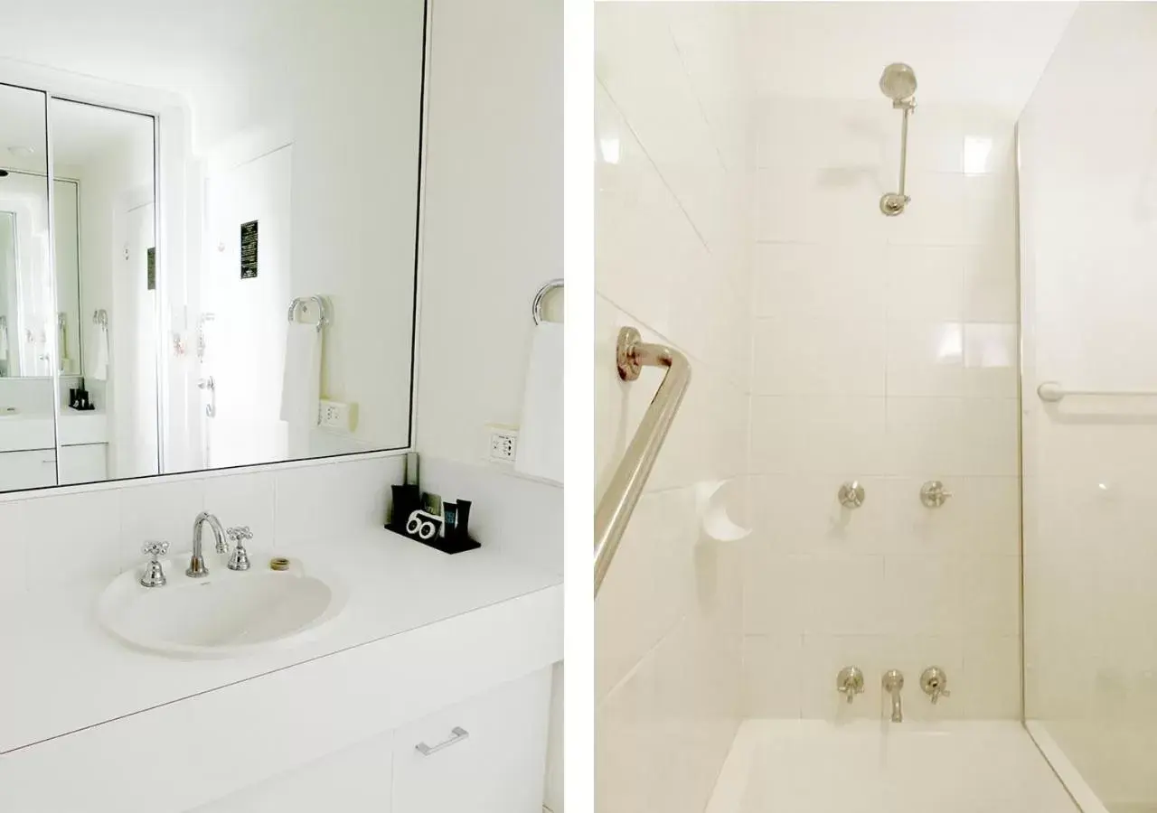 Shower, Bathroom in Ballina Byron Islander Resort and Conference Centre