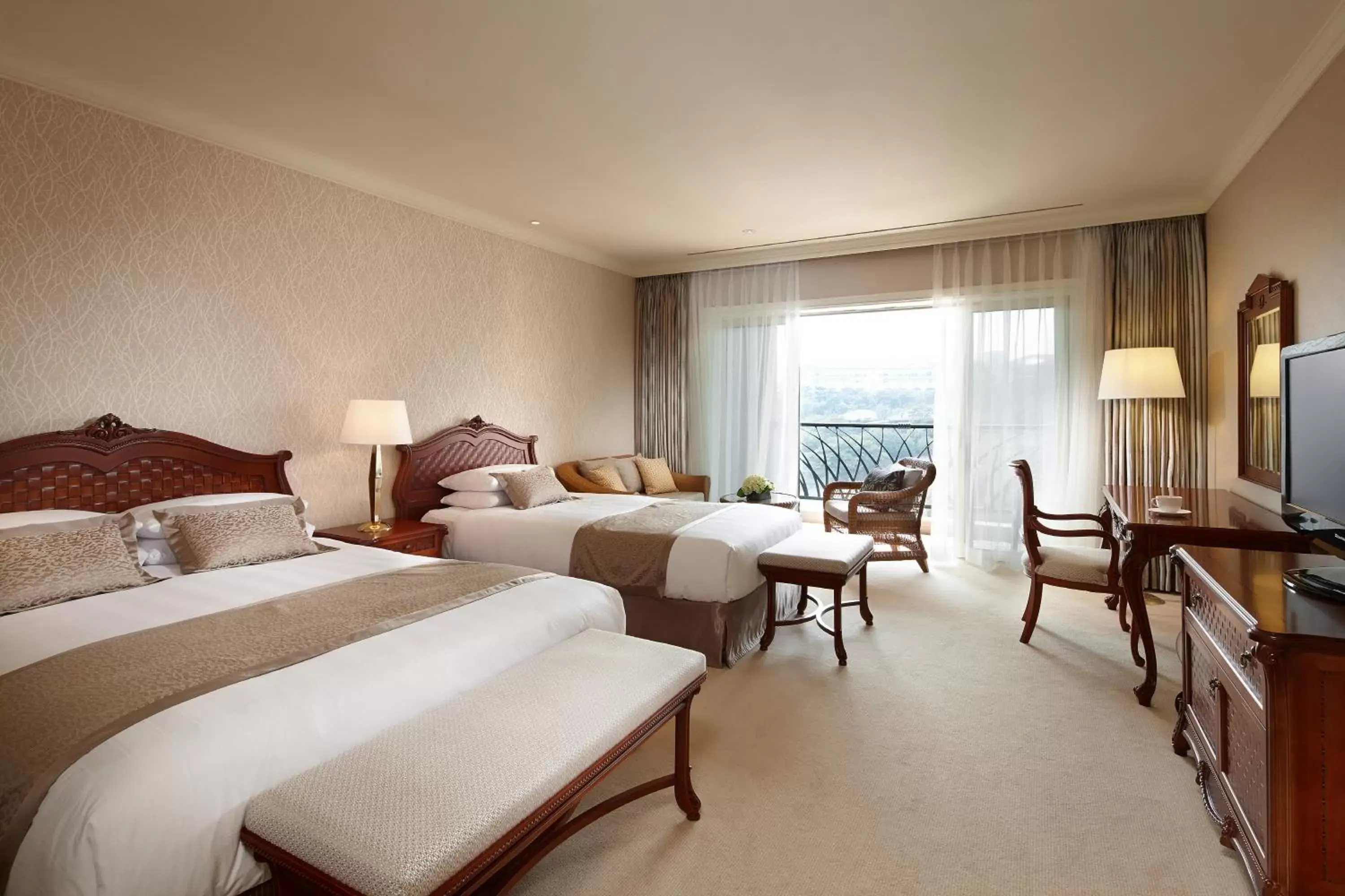 Bed in Lotte Hotel Jeju
