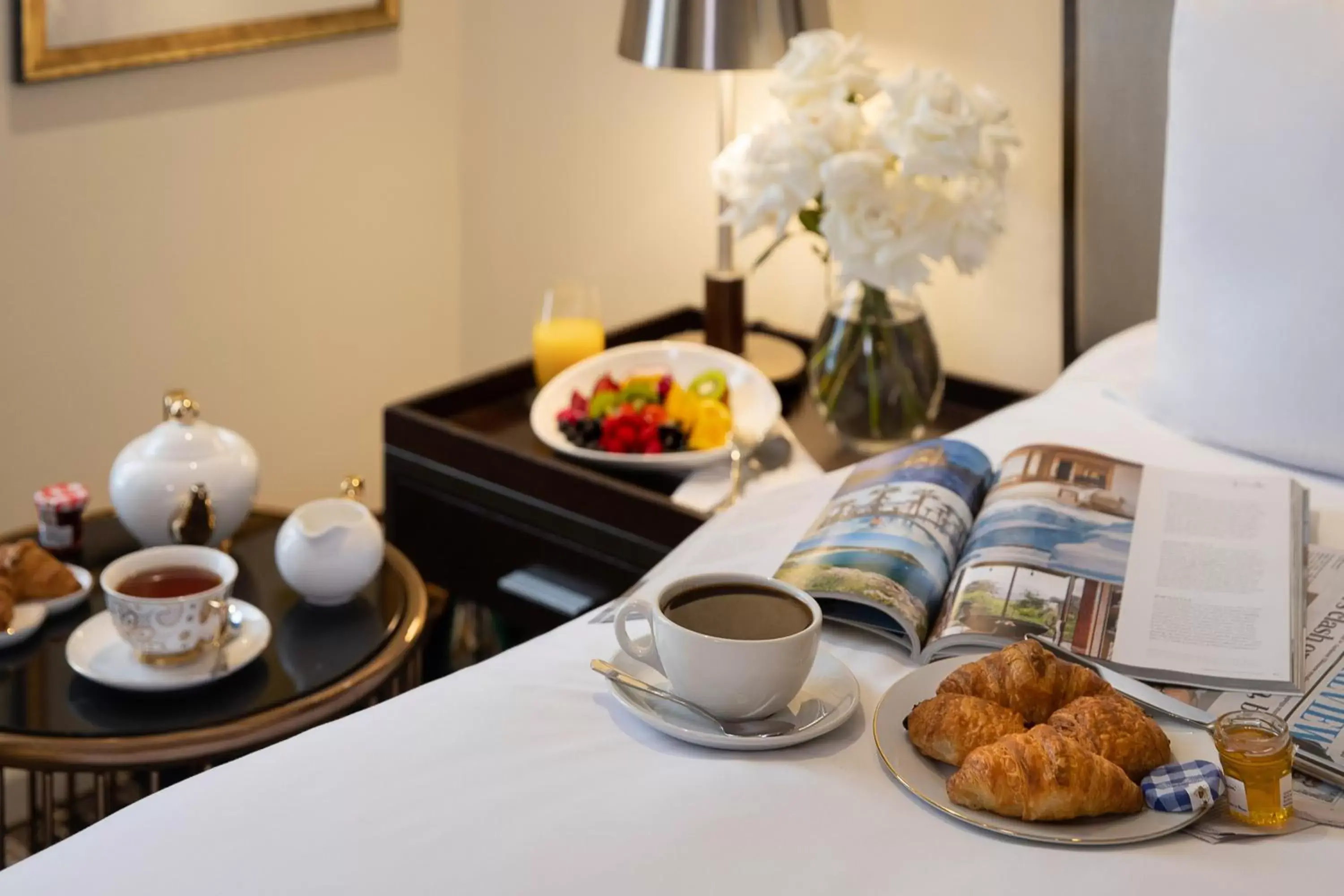 Bed, Breakfast in Sofitel Sydney Wentworth