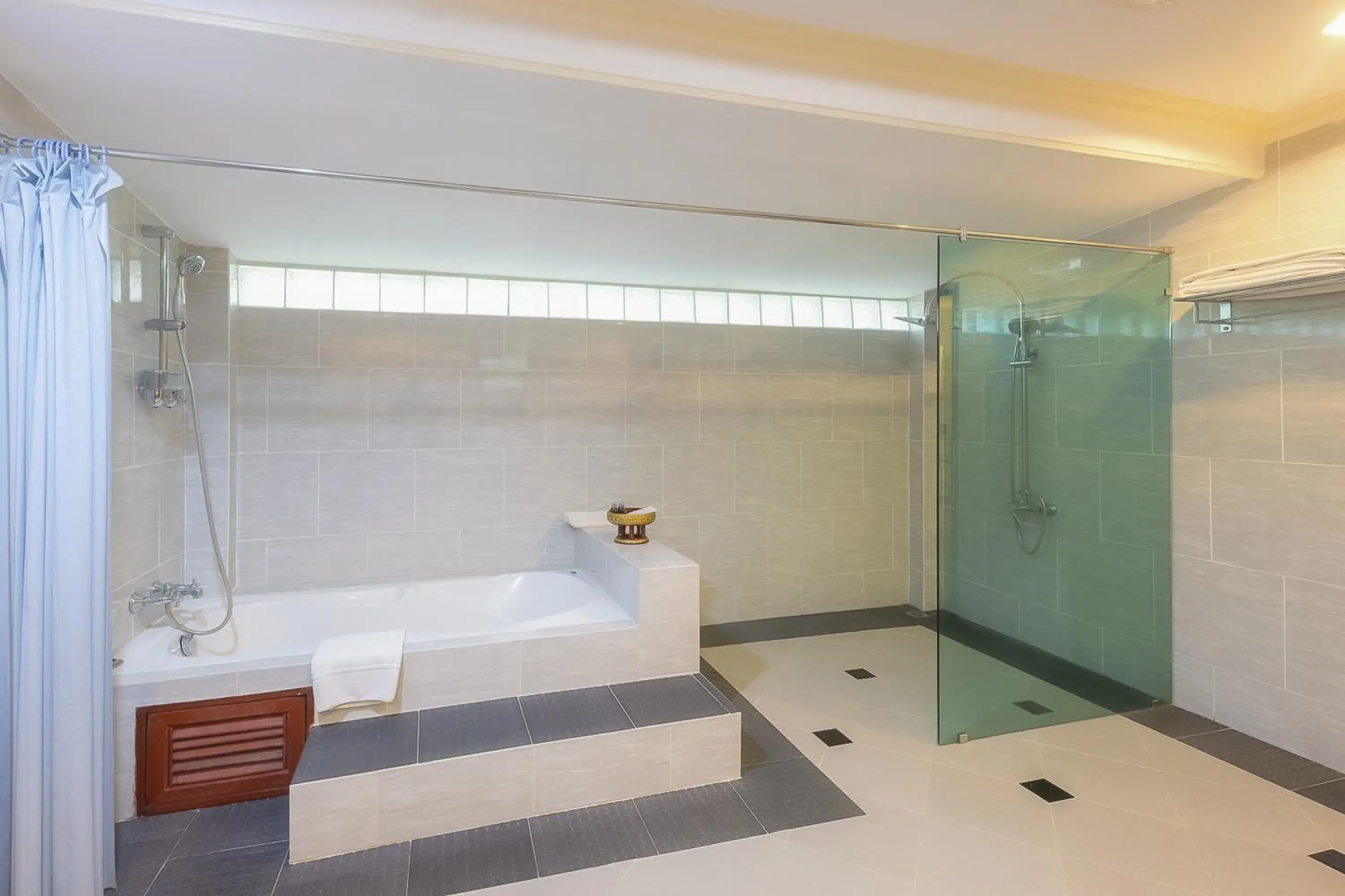 Shower, Bathroom in Silamanee Resort & Spa