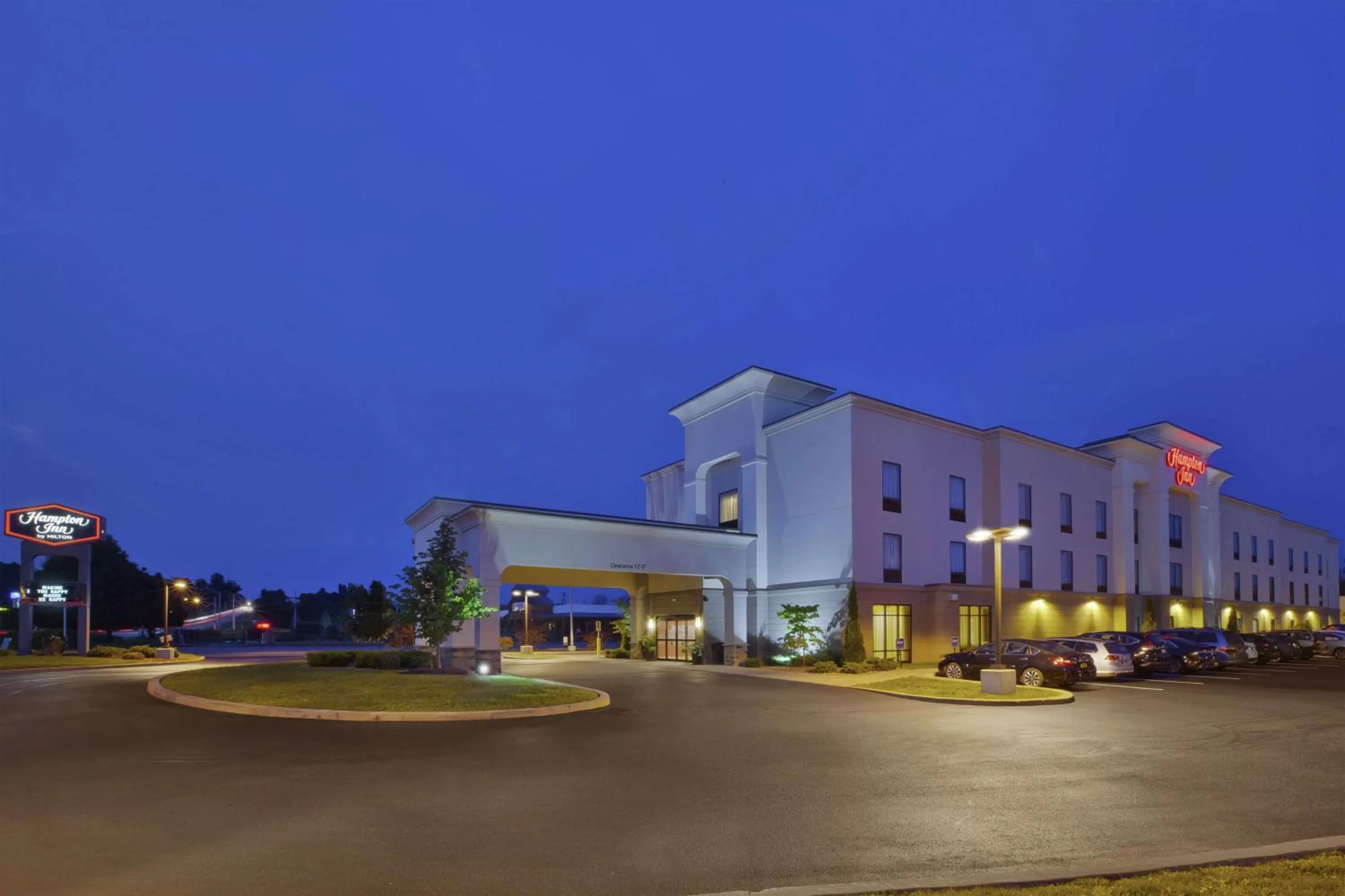 Property building in Hampton Inn Brockport