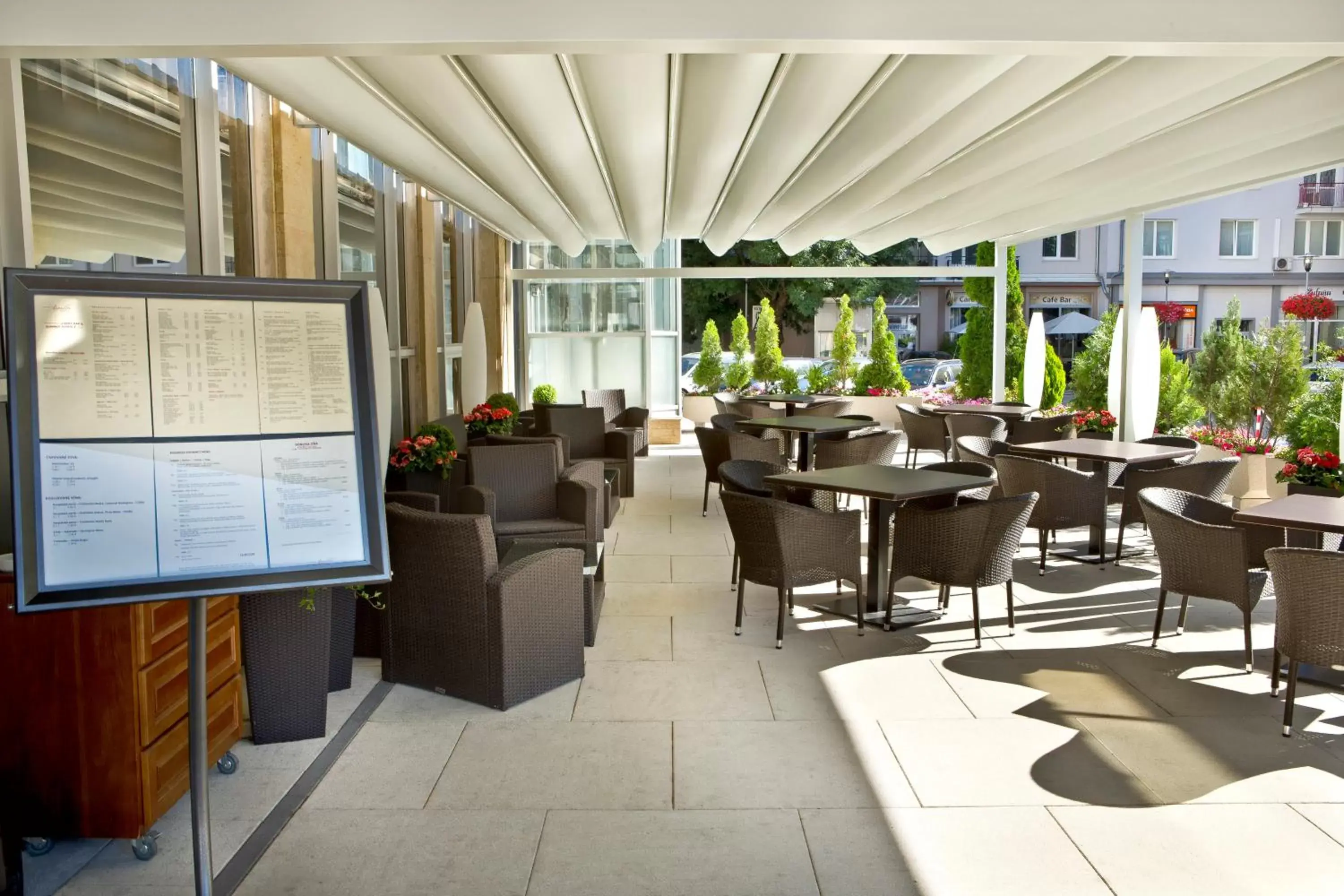 Balcony/Terrace, Restaurant/Places to Eat in Apollo Hotel Bratislava