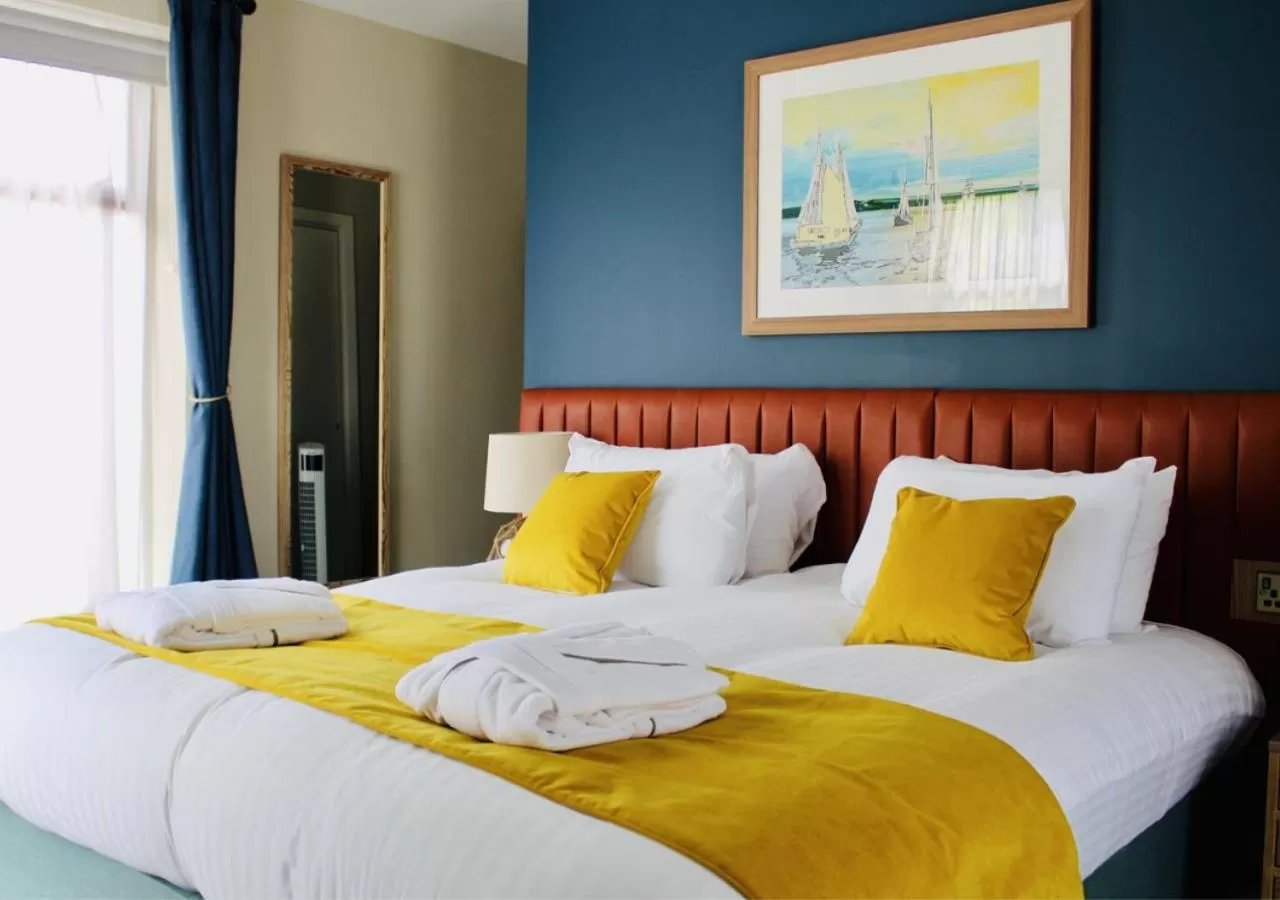 Bed in Rooms at Haslar Marina