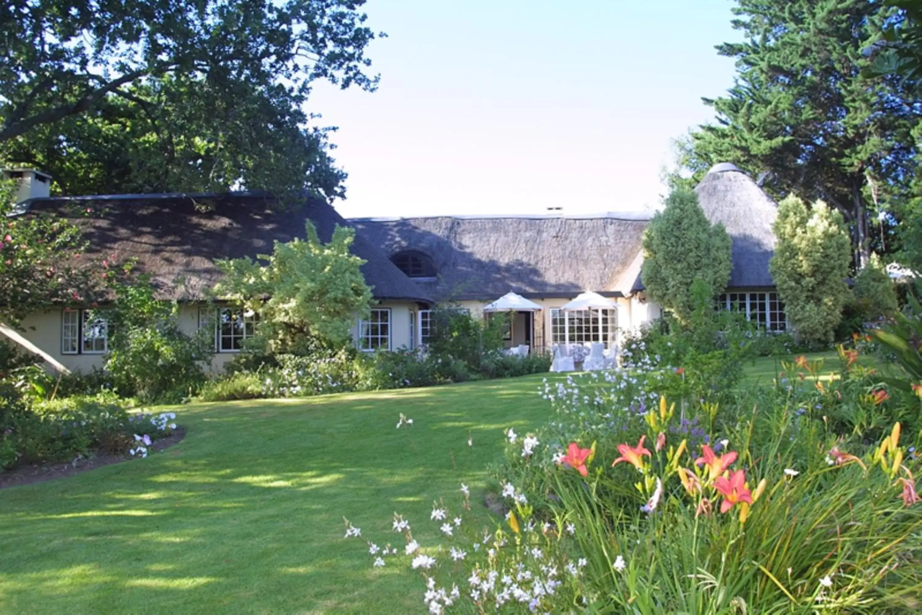 Facade/entrance, Property Building in Hunter's Country House